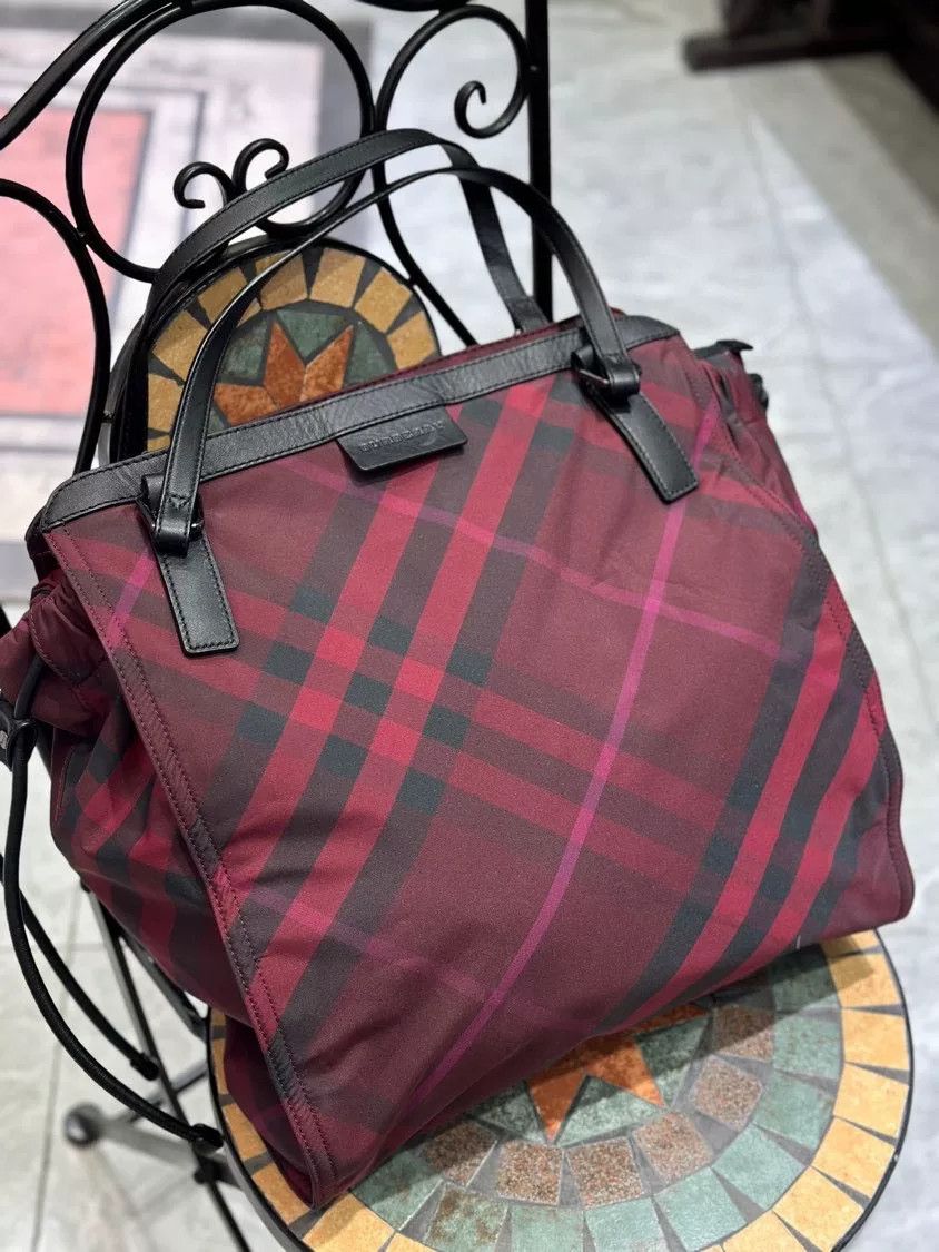 Burberry Burberry Classic Check Tote Bag Size ONE SIZE - 2 Thumbnail