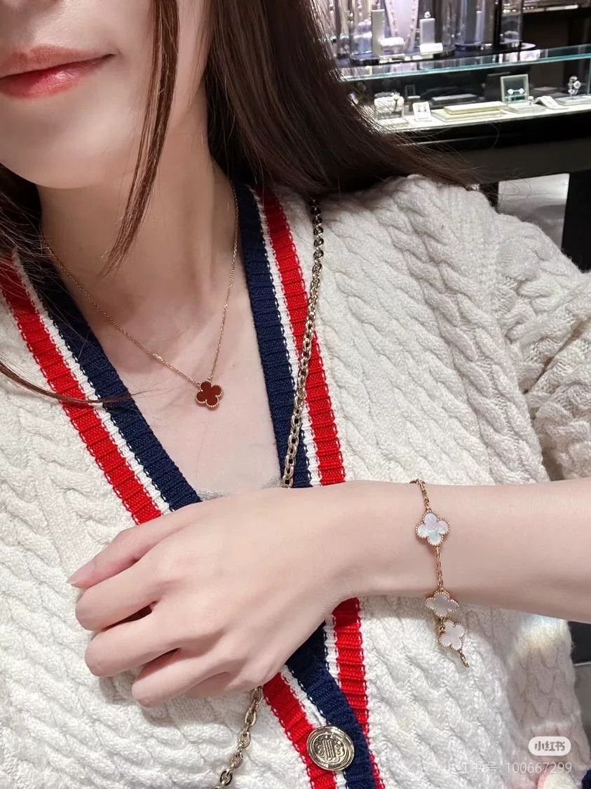 Van Cleef & Arpels Van Cleef Arpels 18K Gold Carnelian Necklace Size ONE SIZE - 6 Thumbnail