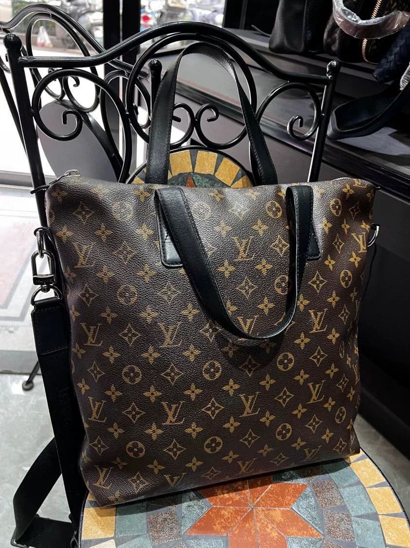 Louis Vuitton Louis Vuitton Men's Monogram Business Briefcase Size ONE SIZE - 3 Thumbnail
