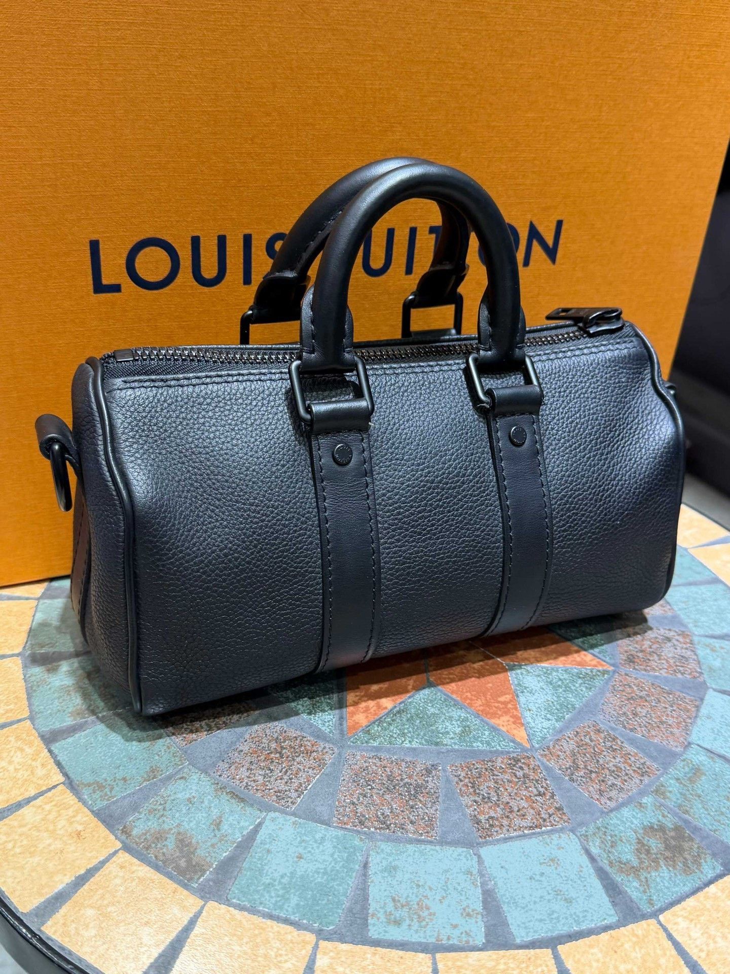 Louis Vuitton Louis Vuitton Keepall XS Leather Handbag Size ONE SIZE - 3 Thumbnail