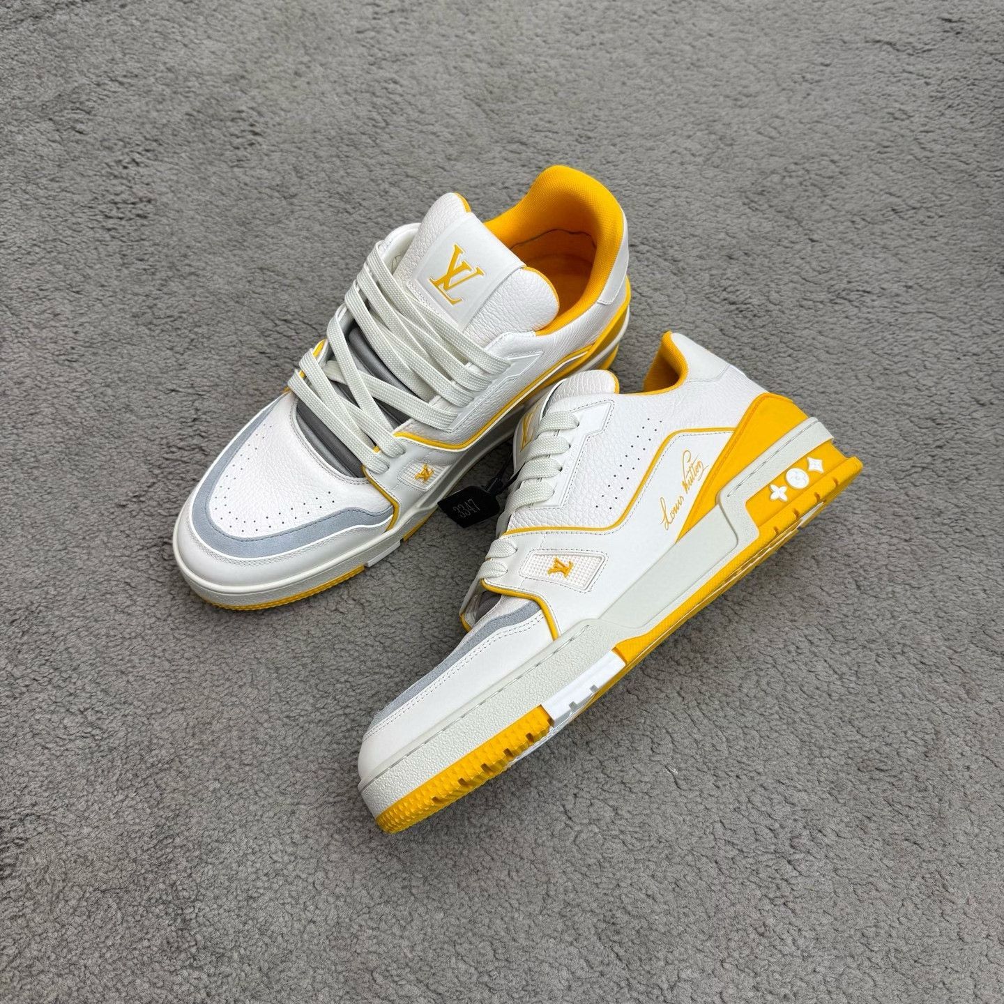 Louis Vuitton Louis Vuitton Trainer 42 Yellow White Unisex Size US 9 / EU 42 - 2 Thumbnail