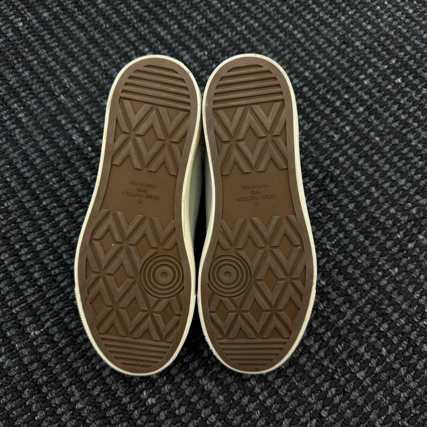 Louis Vuitton Louis Vuitton 40.5 High-Top Canvas Shoes Size US 7.5 / EU 40-41 - 2 Thumbnail