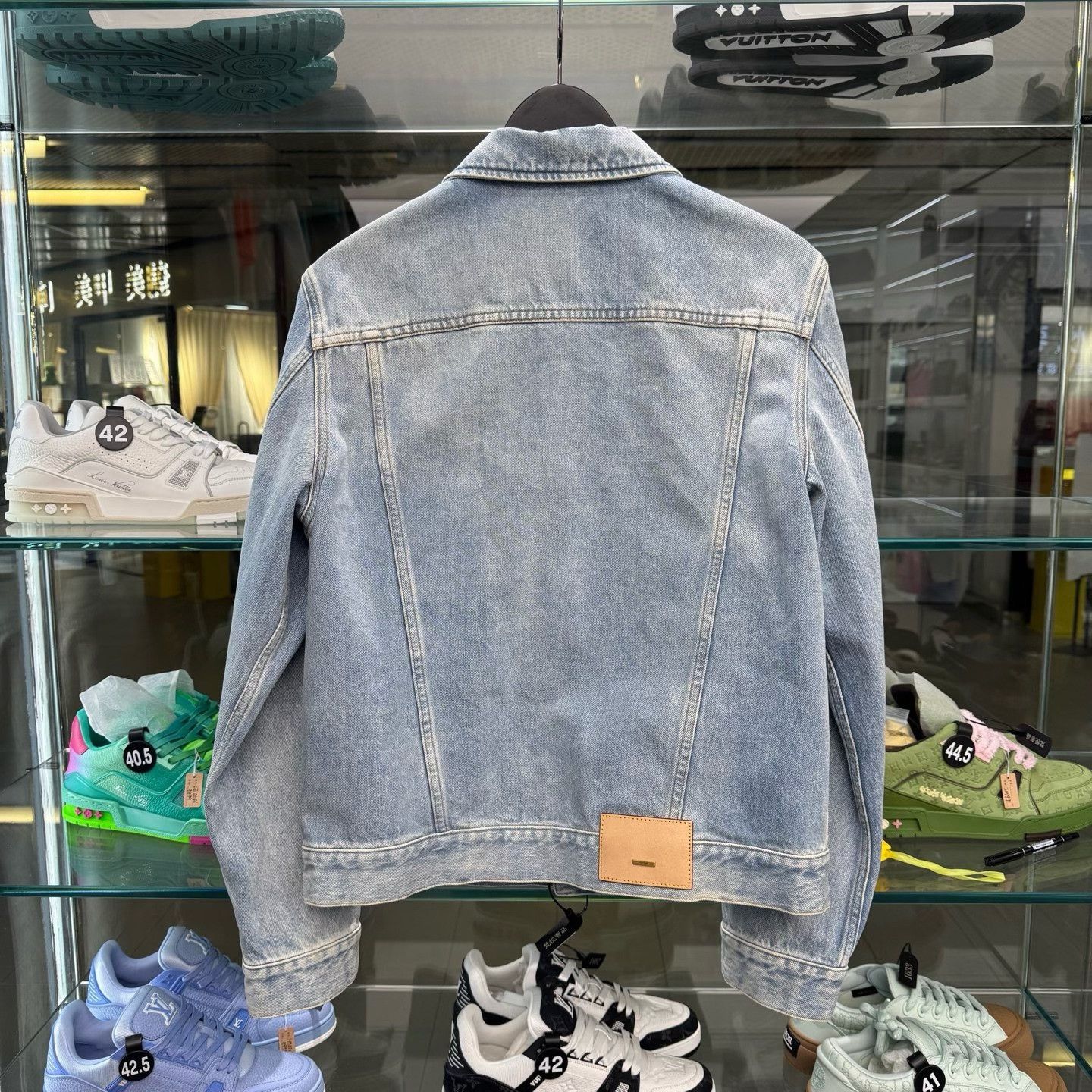 Louis Vuitton Louis Vuitton Light Blue Denim Jacket Size 46 Size US S / EU 44-46 / 1 - 4 Thumbnail