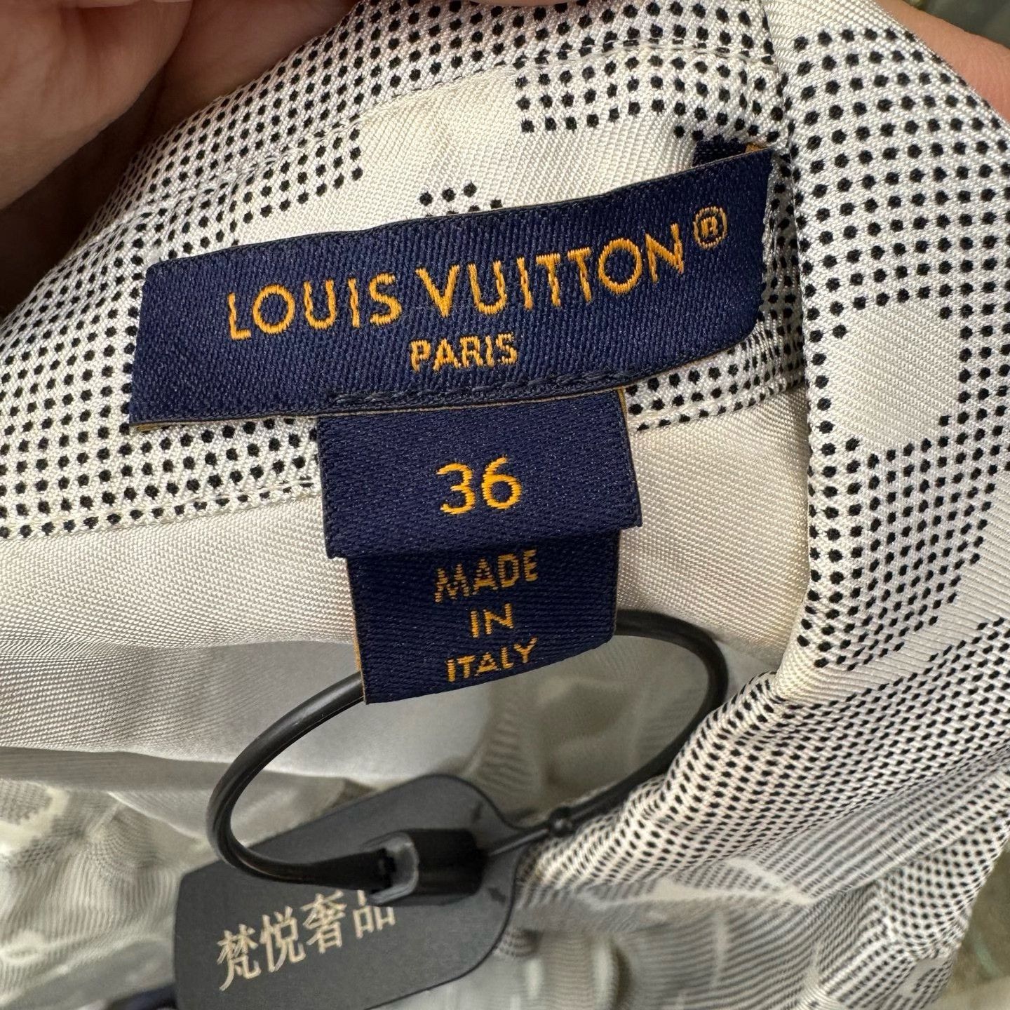 Louis Vuitton Louis Vuitton Flight Mode FW22 Logo Shirt Size XS / US 0-2 / IT 36-38 - 2 Thumbnail