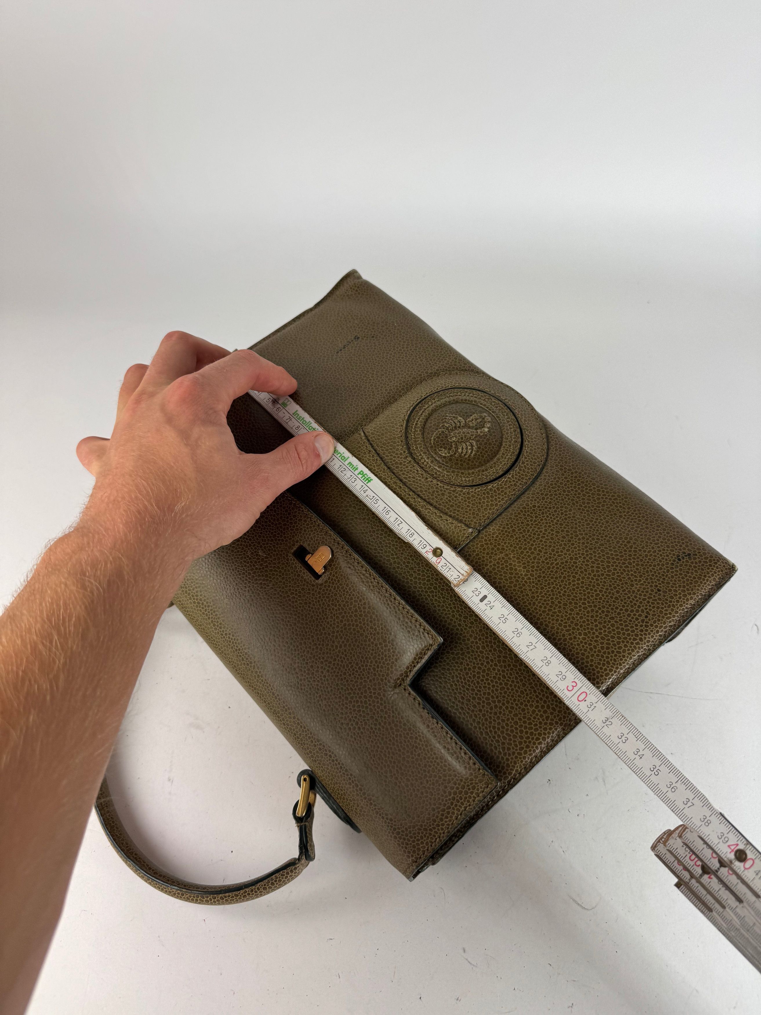 Fendi Vintage Leather Scorpion Handbag Khaki Size ONE SIZE - 8 Thumbnail