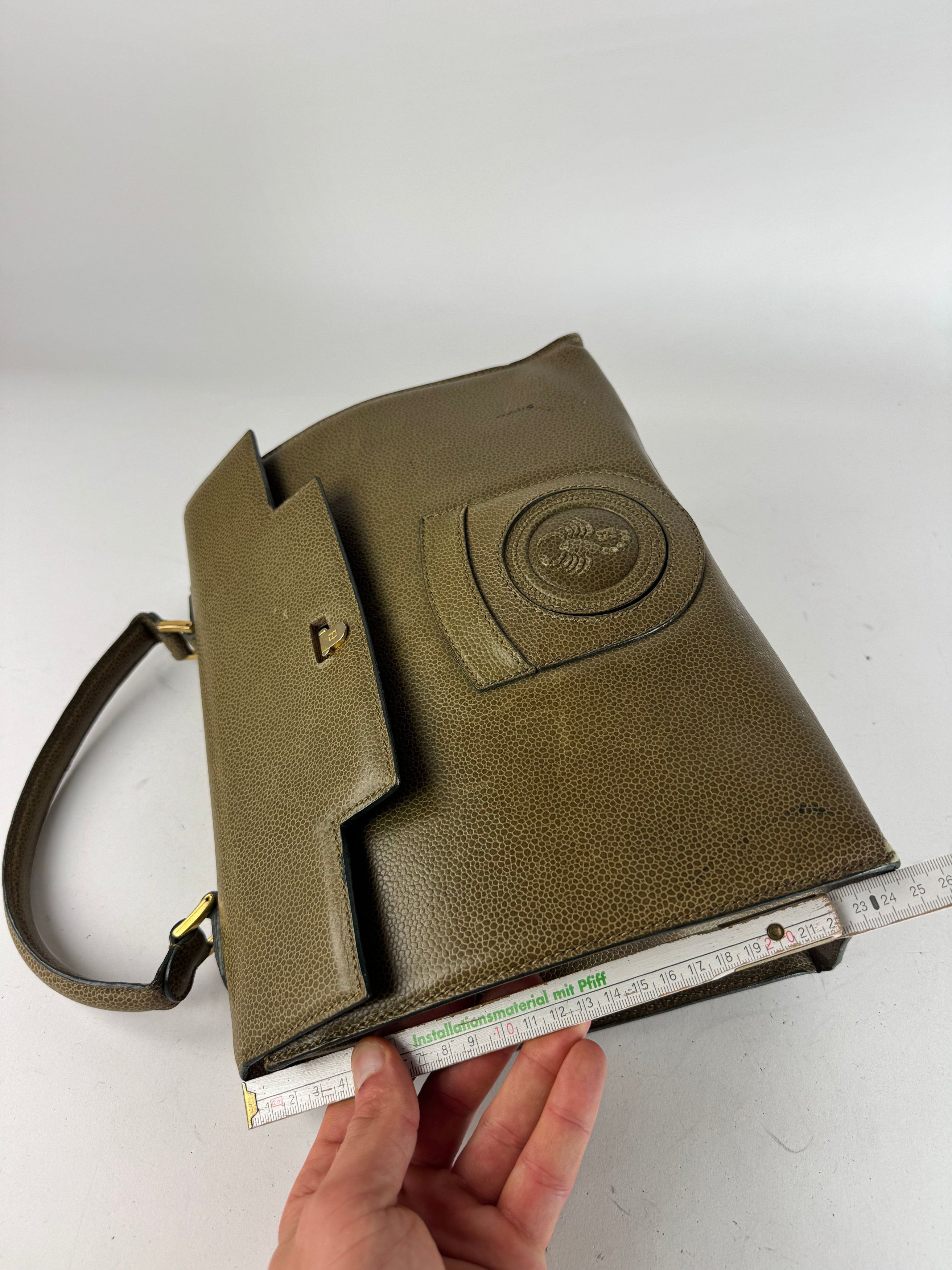 Fendi Vintage Leather Scorpion Handbag Khaki Size ONE SIZE - 9 Thumbnail