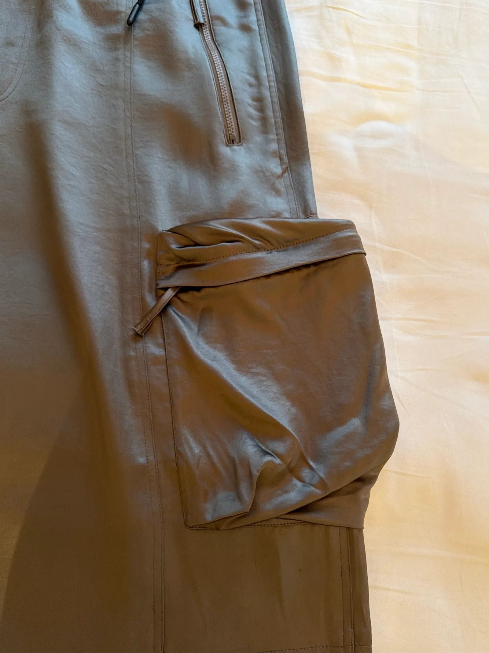 Filippa K Filippa K Shiny Cargo Trackpants Pants Size 28" / US 6 / IT 42 - 5 Thumbnail