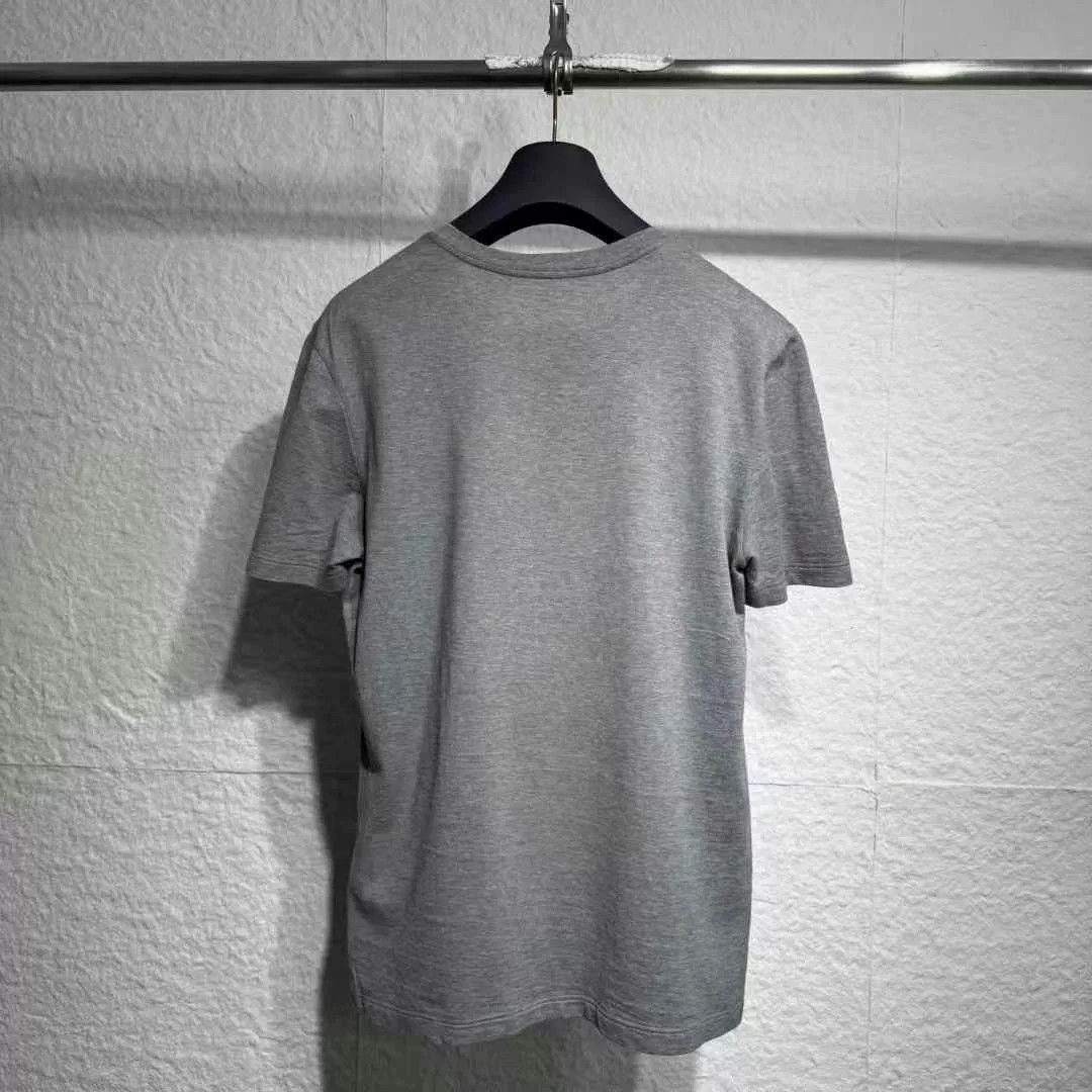 Louis Vuitton Louis Vuitton Gray Big Logo T-Shirt Size US M / EU 48-50 / 2 - 5 Thumbnail
