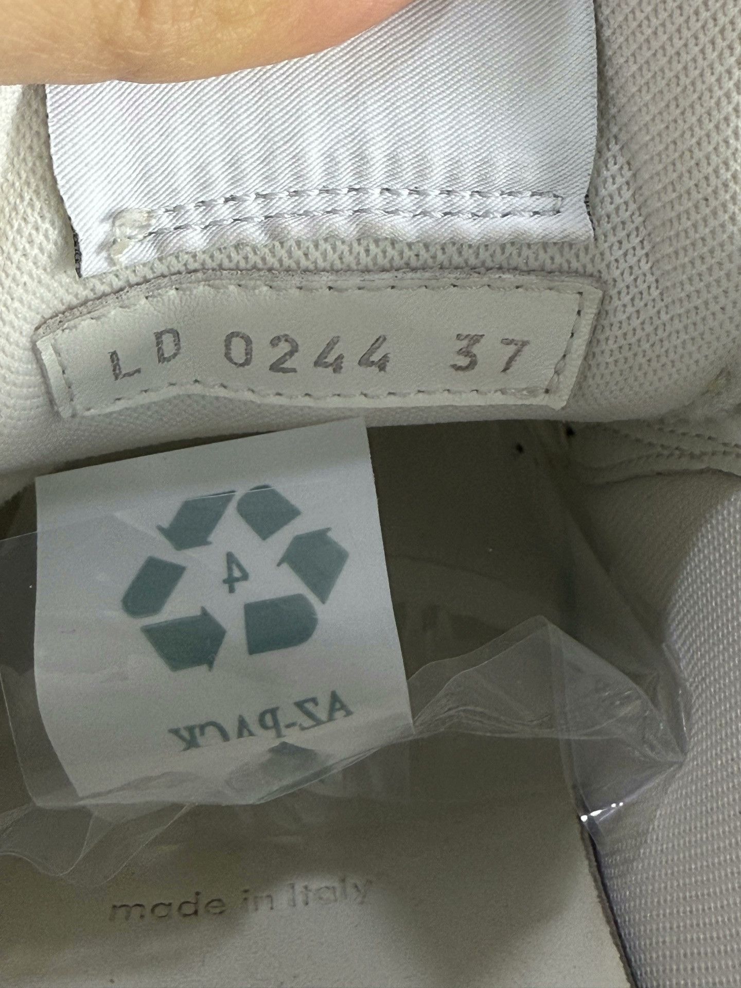 Louis Vuitton Louis Vuitton Monogram Print Sneakers Women Size US 6 / IT 36 - 5 Thumbnail