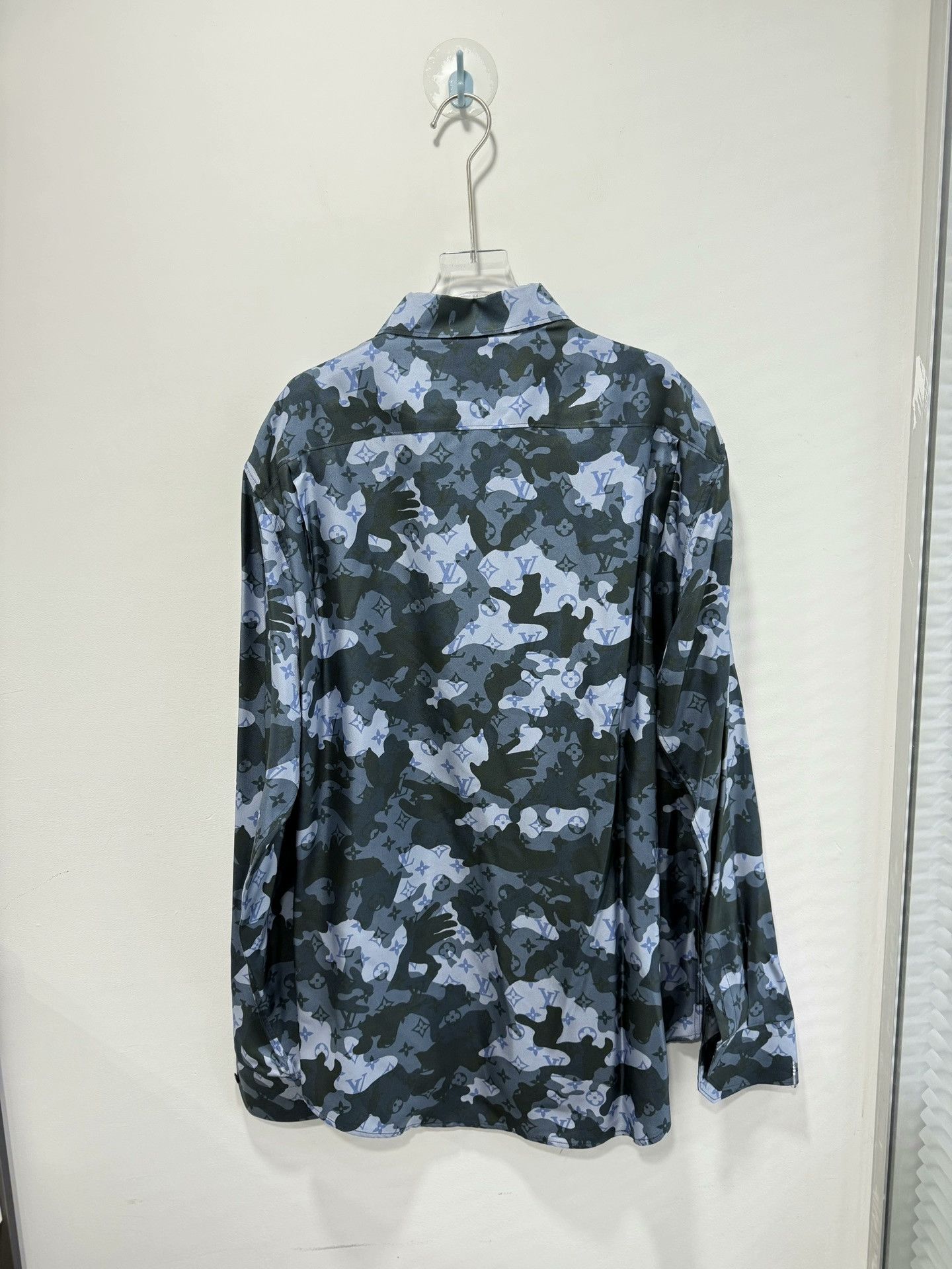Louis Vuitton Louis Vuitton Monogram Camo Silk Shirt Size US XXL / EU 58 / 5 - 2 Thumbnail