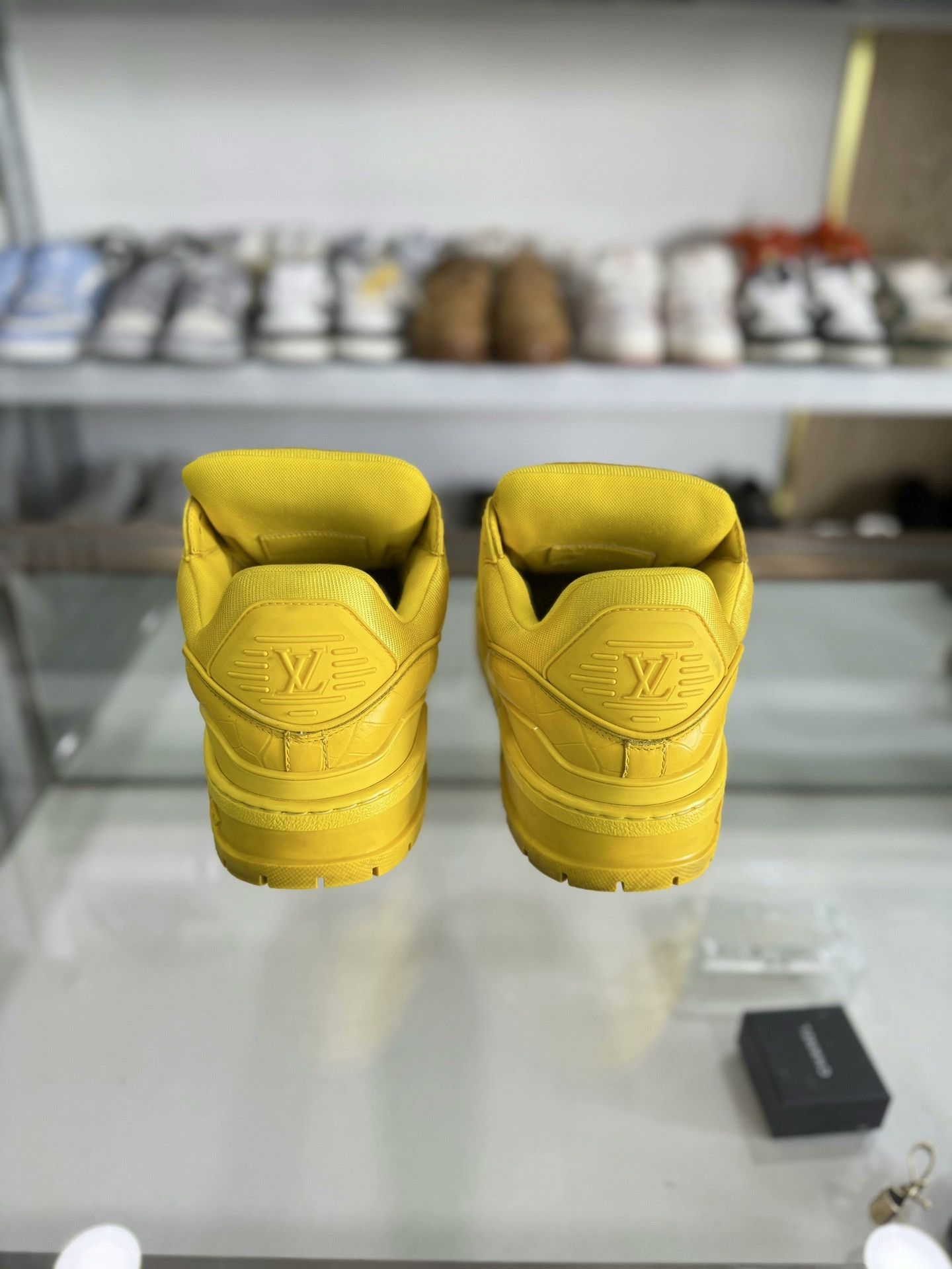 Louis Vuitton Louis Vuitton Yellow Croc Men's Shoes 42.5 Size US 9.5 / EU 42-43 - 3 Thumbnail