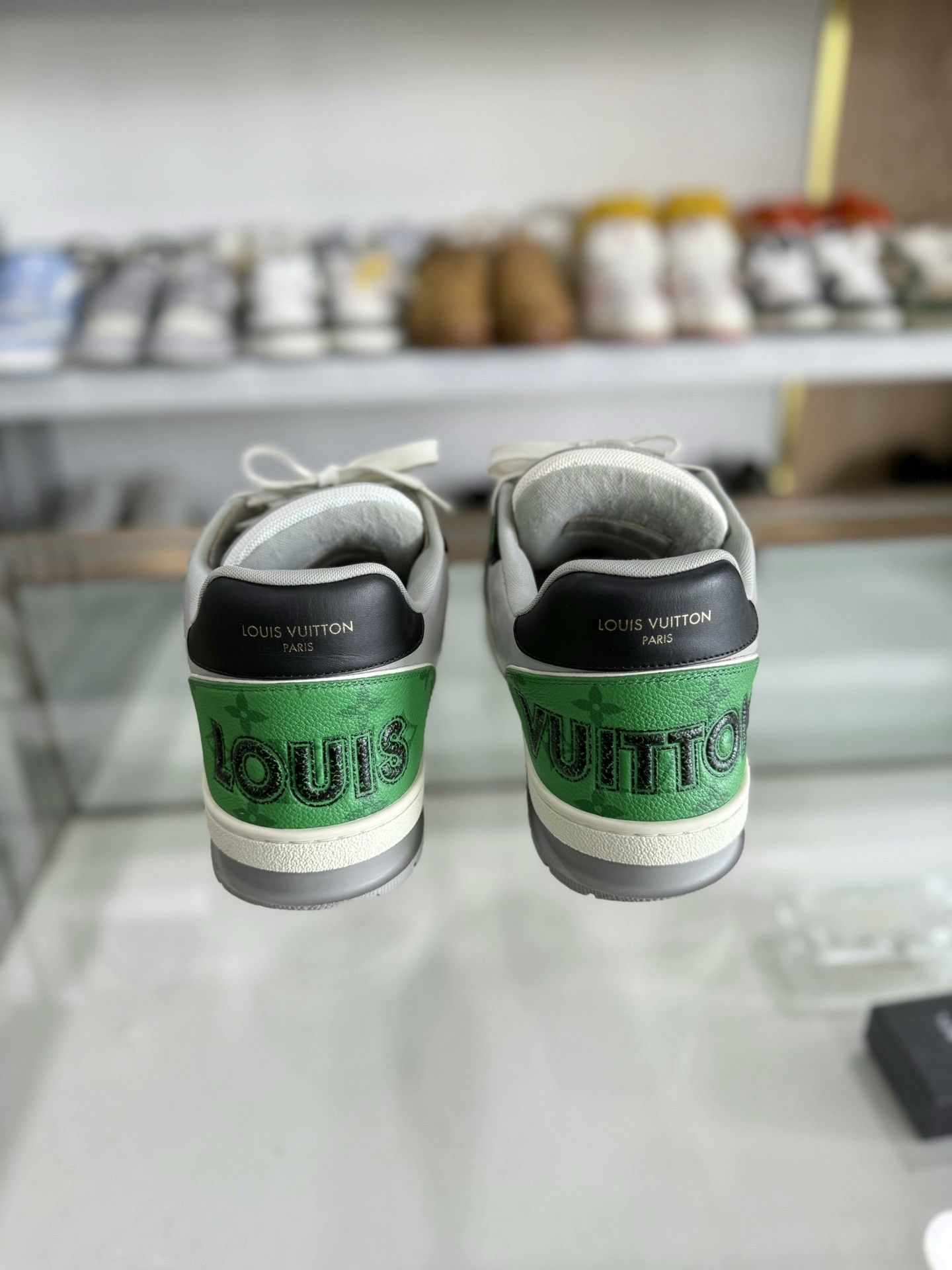 Louis Vuitton Louis Vuitton LV Trainer White Green Velcro Size US 10 / EU 43 - 3 Thumbnail