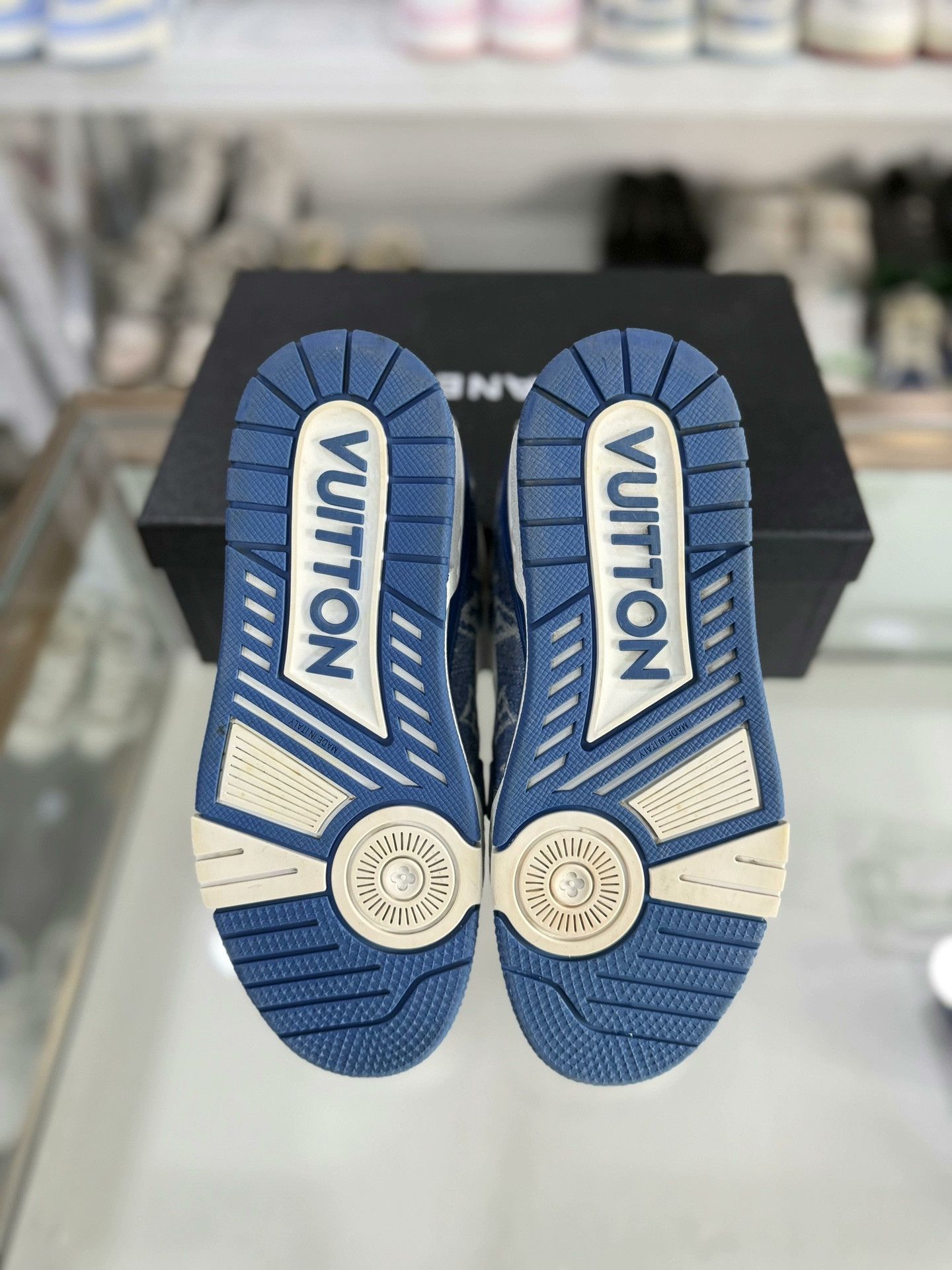 Louis Vuitton Louis Vuitton LV Trainer Blue White Denim 37 Size US 6 / IT 36 - 4 Thumbnail