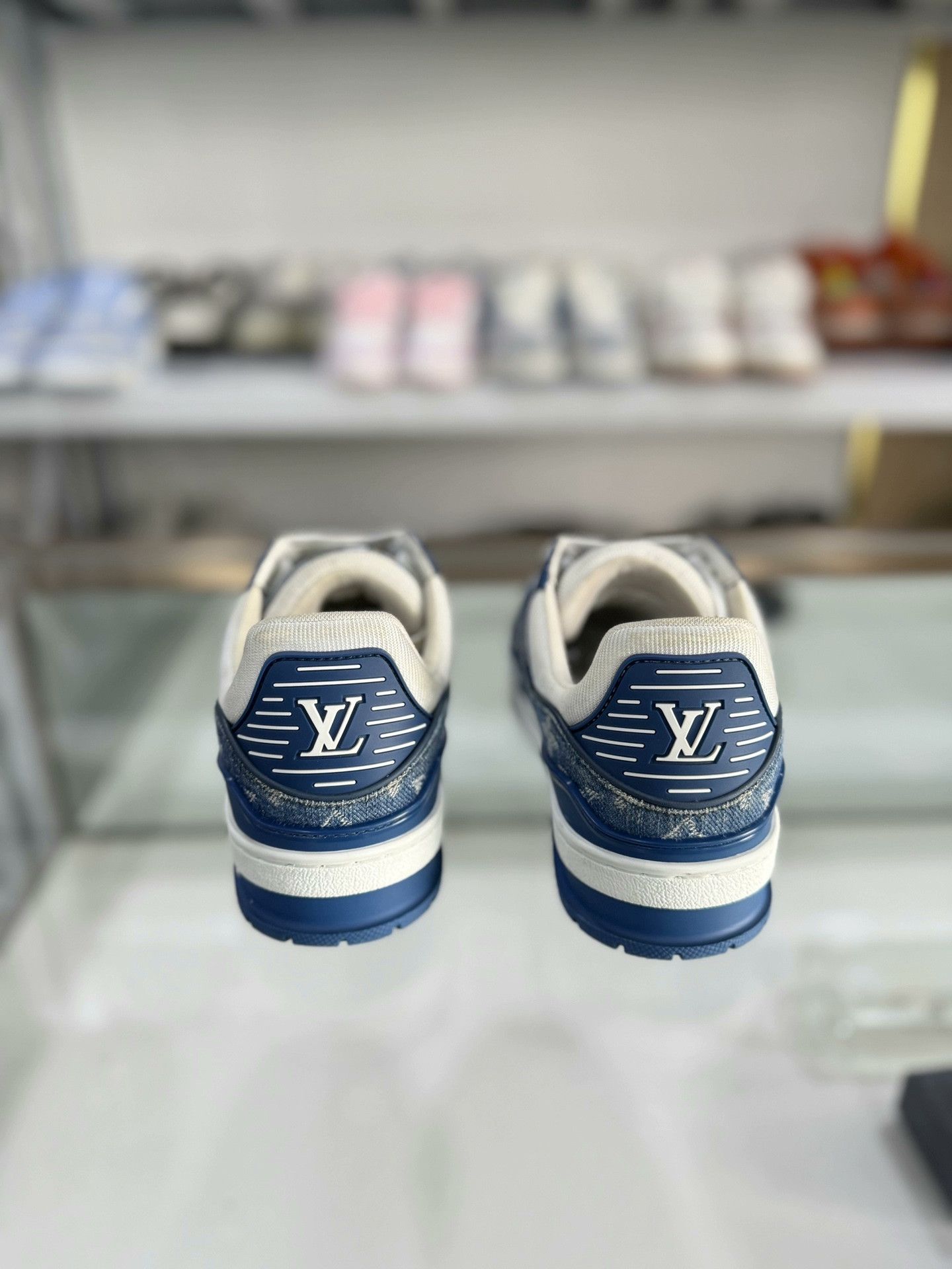 Louis Vuitton Louis Vuitton LV Trainer Blue White Denim 37 Size US 6 / IT 36 - 3 Thumbnail