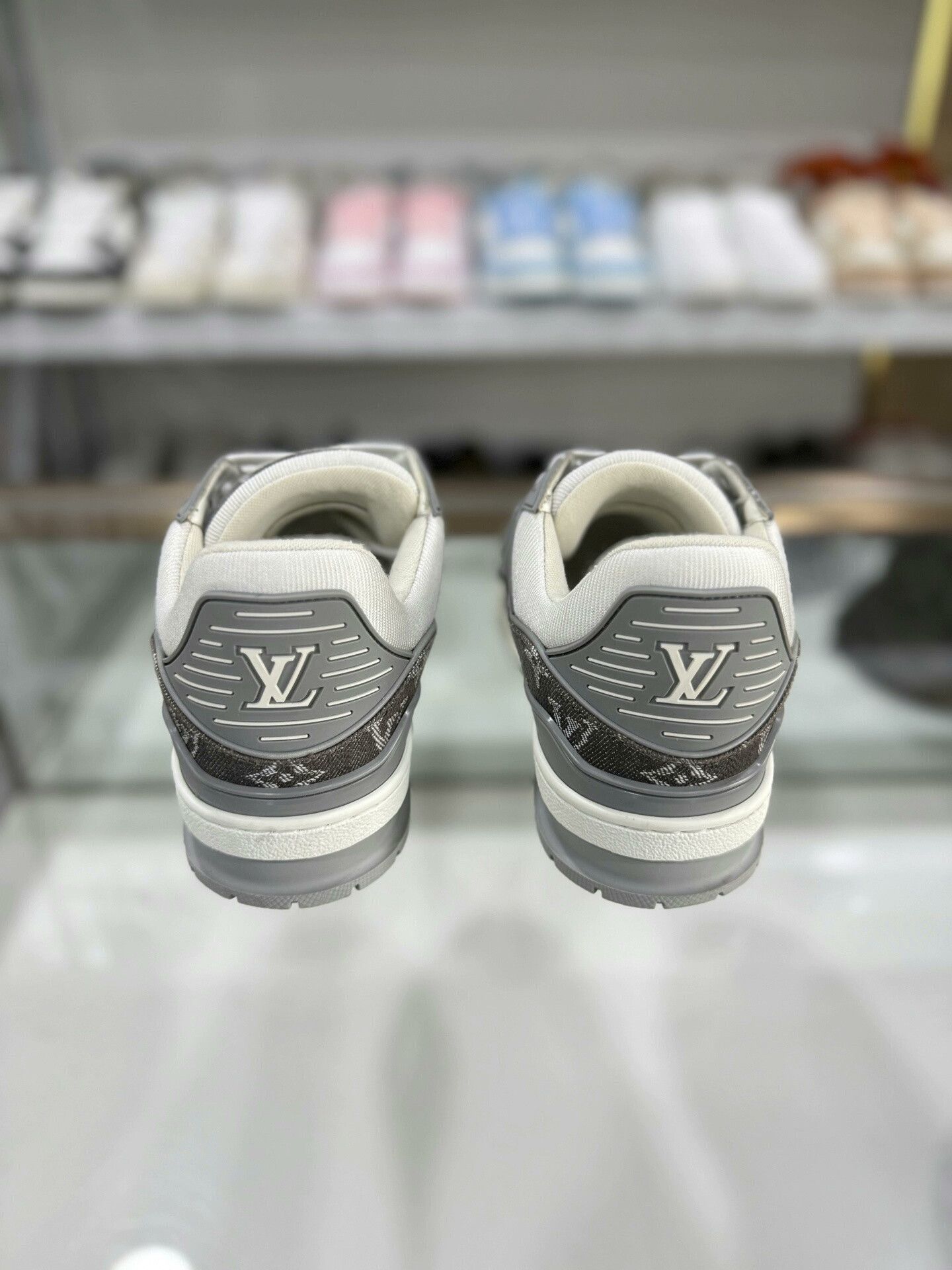 Louis Vuitton Louis Vuitton LV Trainer Men's Shoe Size 40 Size US 7 / EU 40 - 3 Thumbnail