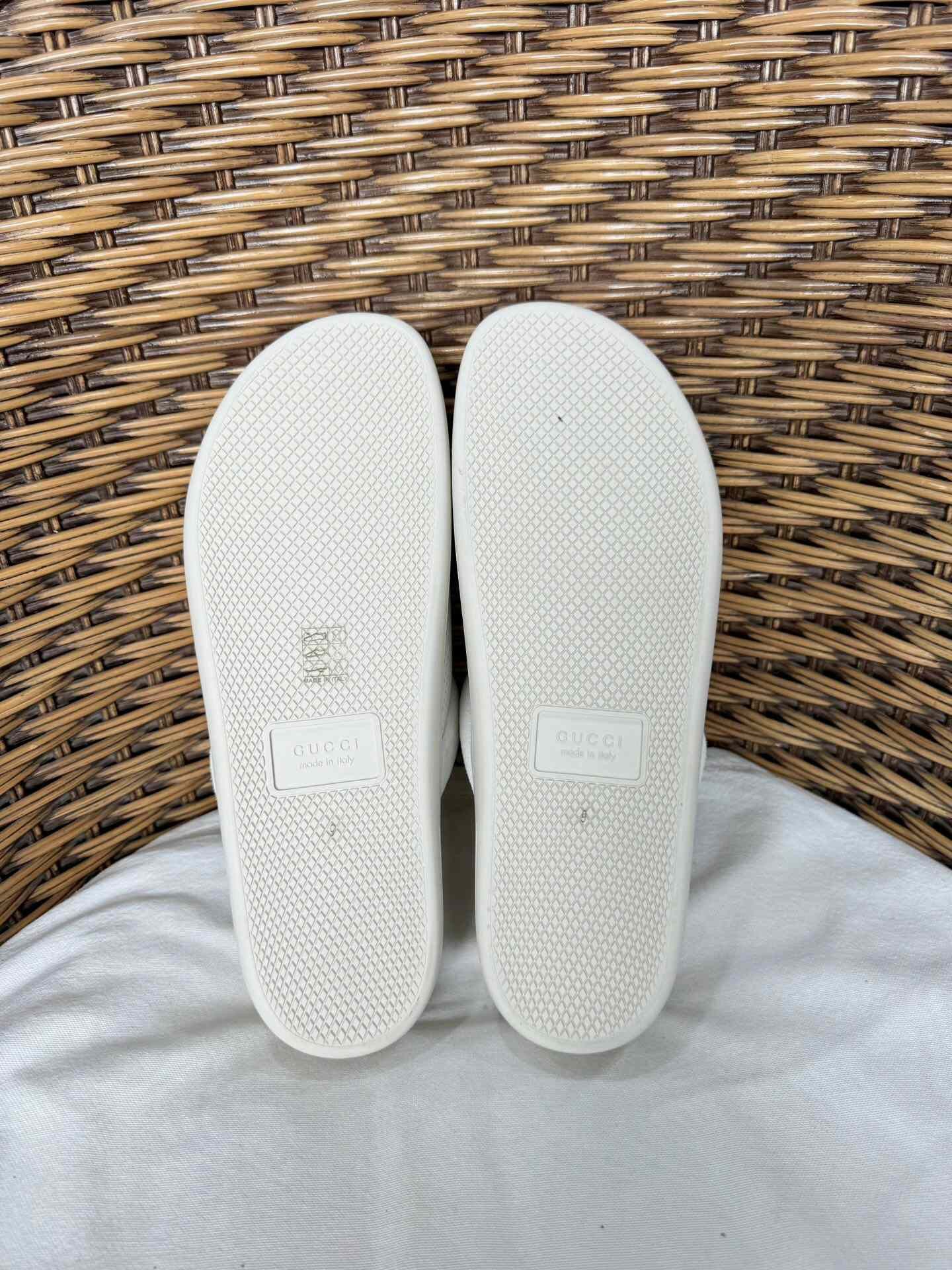 Gucci Gucci Men's White Horsebit Slippers Size 43 Size US 10 / EU 43 - 4 Thumbnail