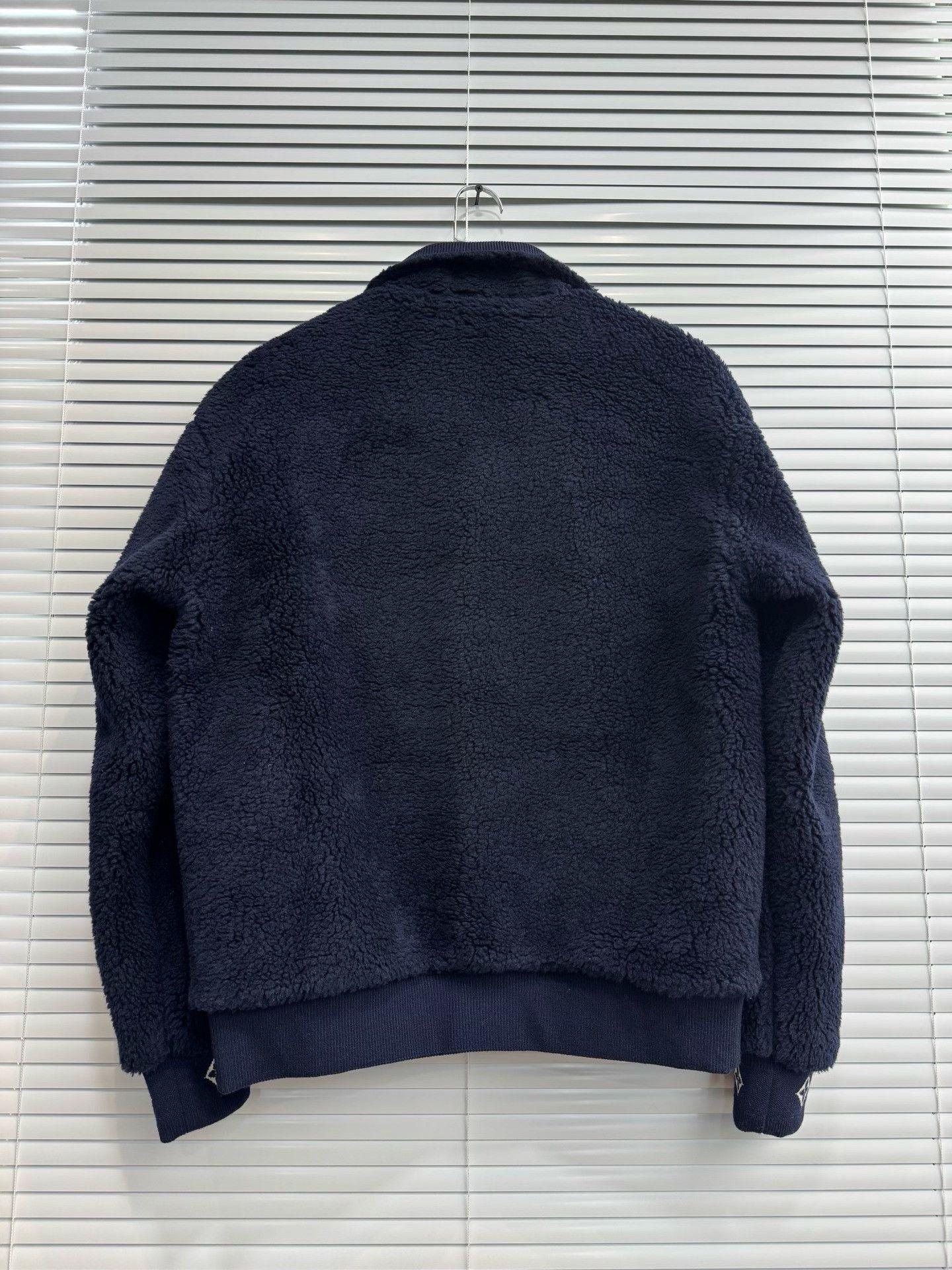 Louis Vuitton Louis Vuitton 25SS Navy Teddy Fleece Jacket Size US M / EU 48-50 / 2 - 2 Thumbnail