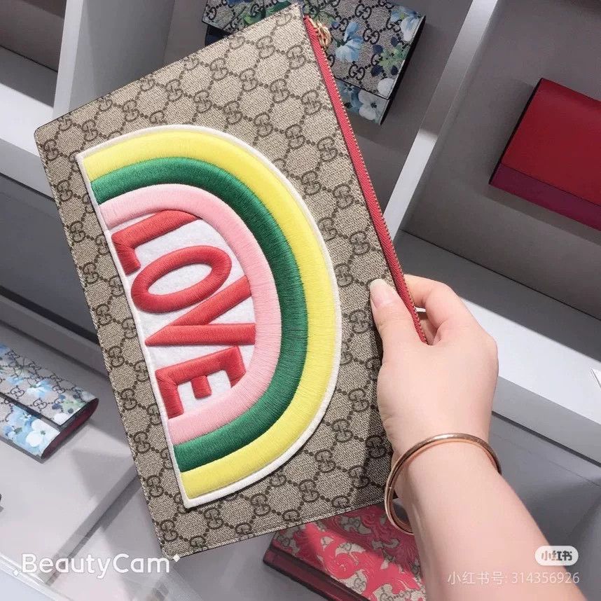 Gucci Gucci Love Collection Embroidered Clutch Size ONE SIZE - 5 Thumbnail