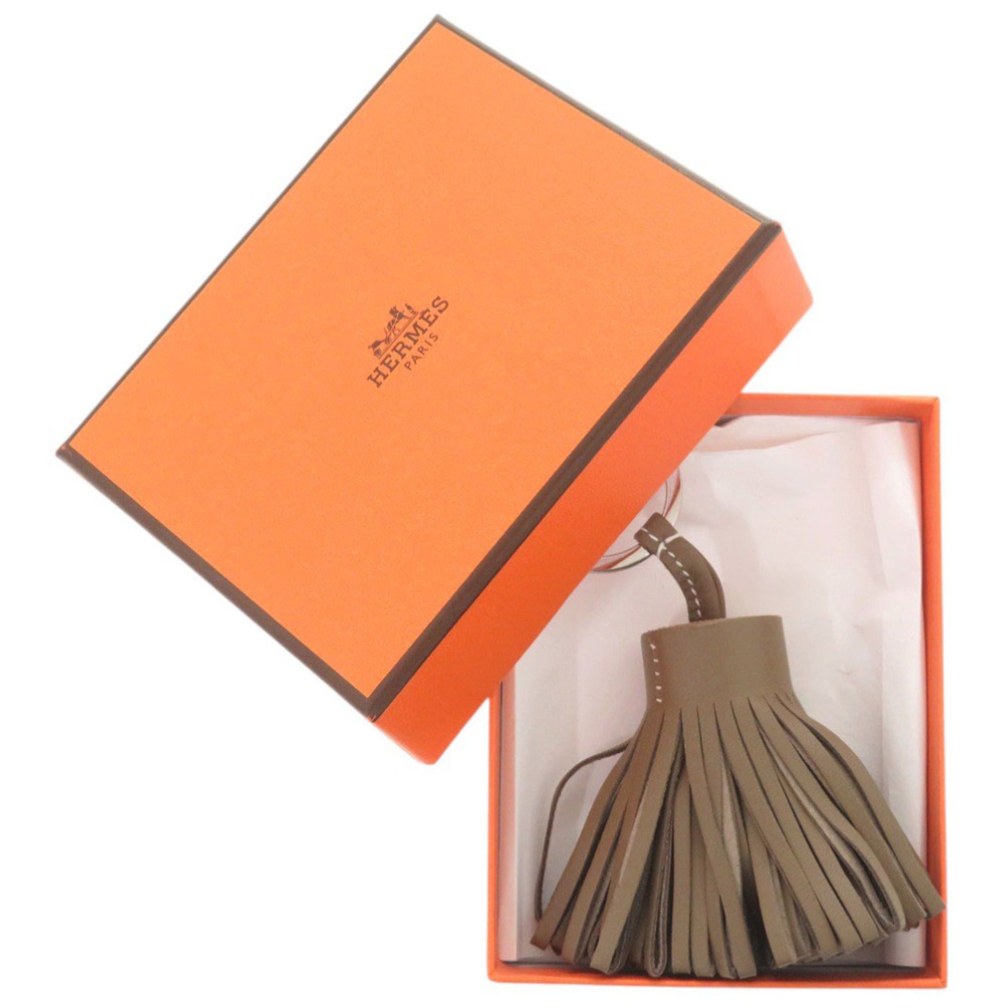 Hermes Like new Hermès accessory bag charm, fringe, Carmen Anjou Miro etoupe, double-stamped (2024), keychain, 0764HERMES Size ONE SIZE - 2 Thumbnail