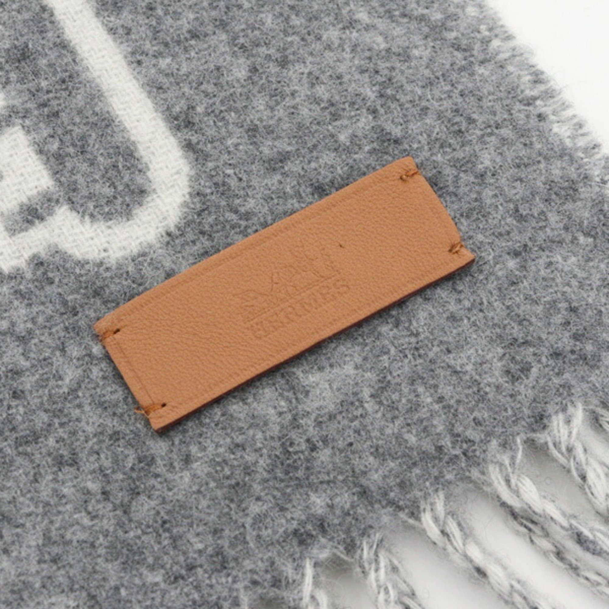 Hermes Hermes HERMRS Hermès Cashmere Scarf Kazak Key Collection 100% Gray Size ONE SIZE - 4 Thumbnail