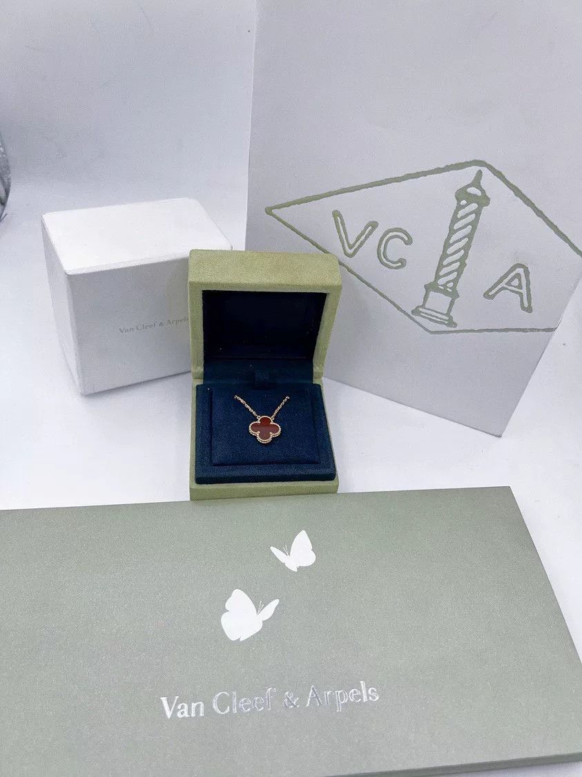 Van Cleef & Arpels VCA 2023 18k Gold Carnelian Necklace Size ONE SIZE - 4 Thumbnail
