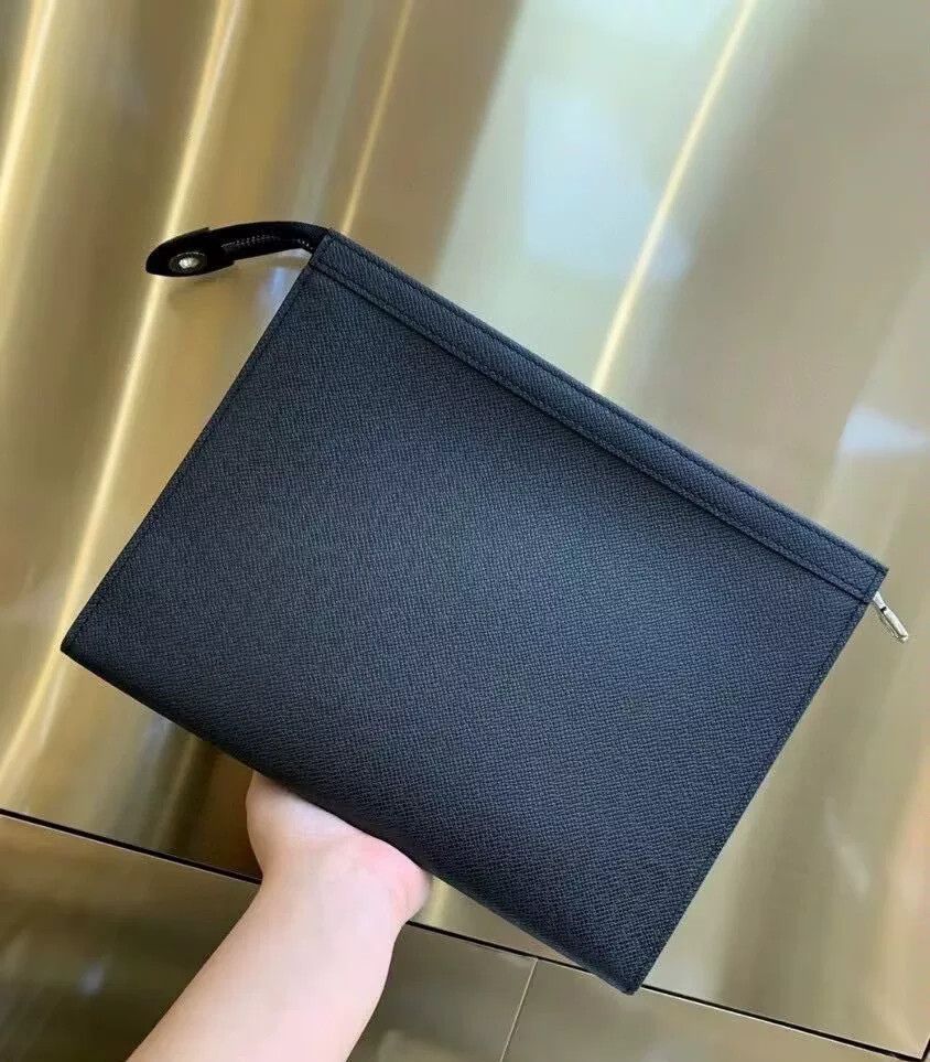 Louis Vuitton Louis Vuitton Pochette Voyage Clutch Size ONE SIZE - 5 Thumbnail