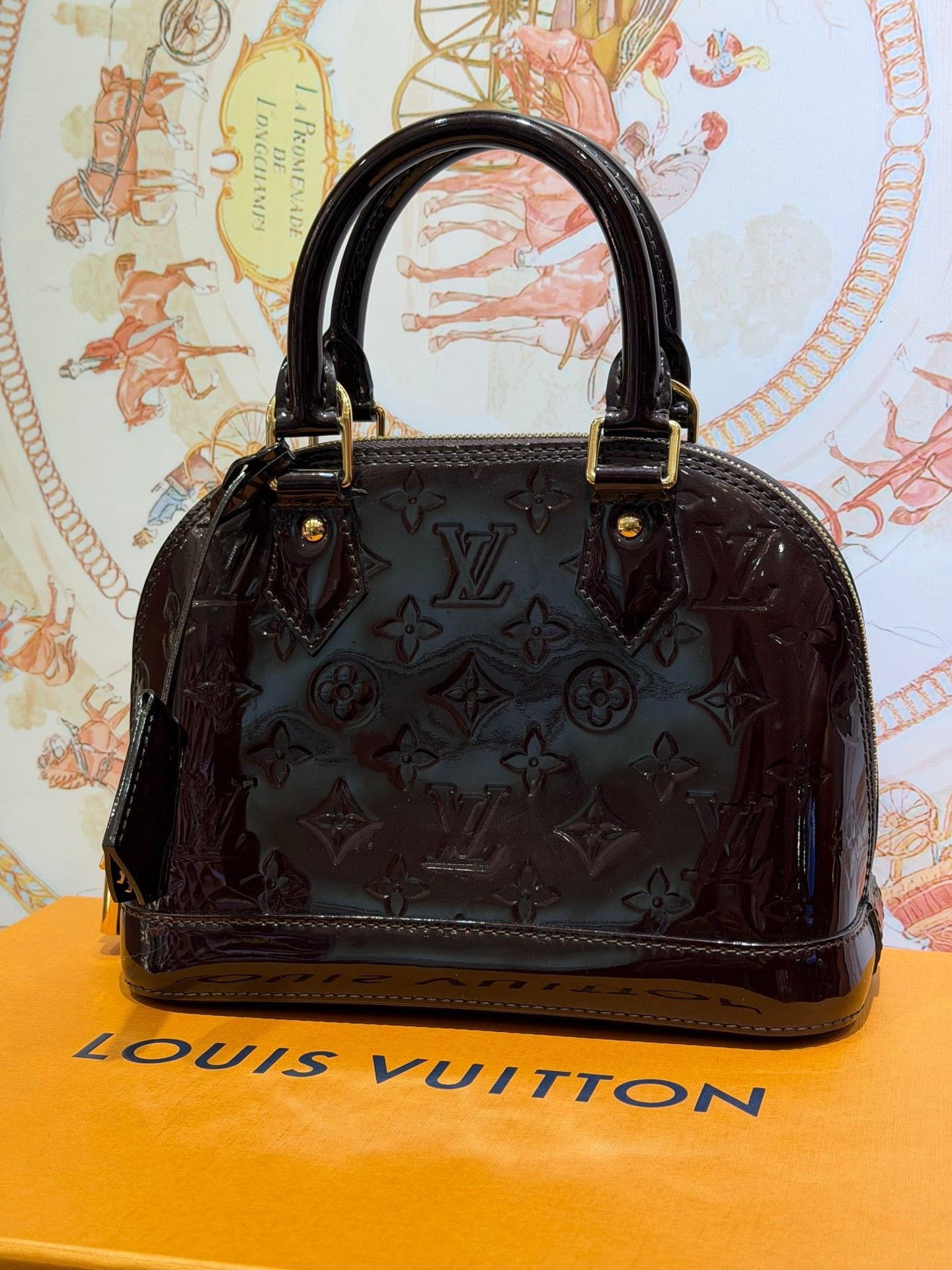 Louis Vuitton LV Women's Red Patent Leather Shell Bag Size ONE SIZE - 4 Thumbnail