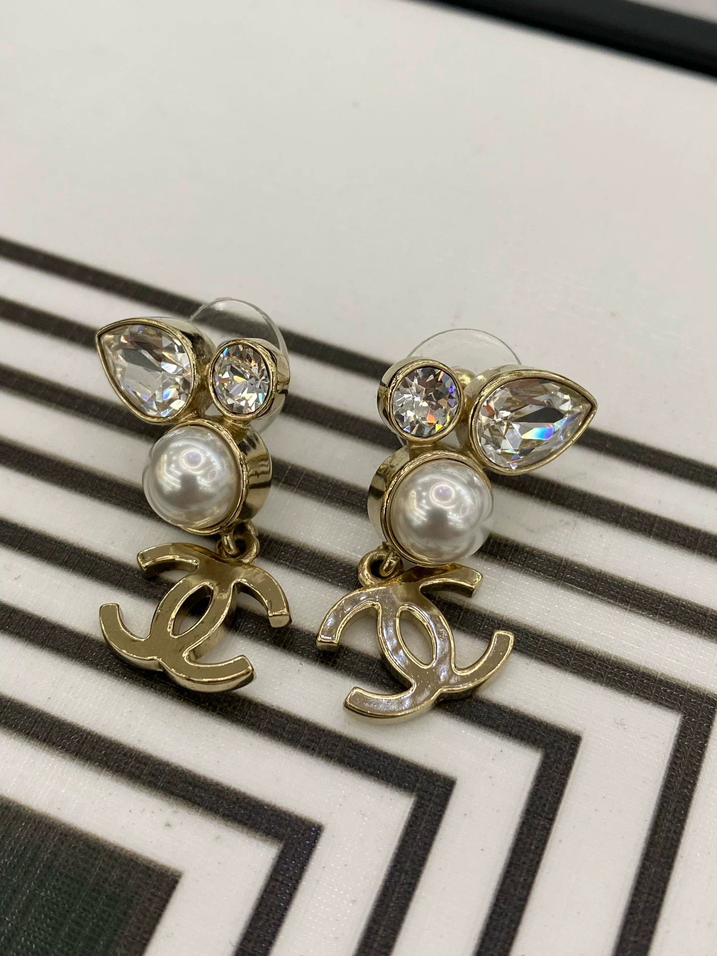 Chanel Chanel Double C Logo Pearl Earrings Size ONE SIZE - 3 Thumbnail
