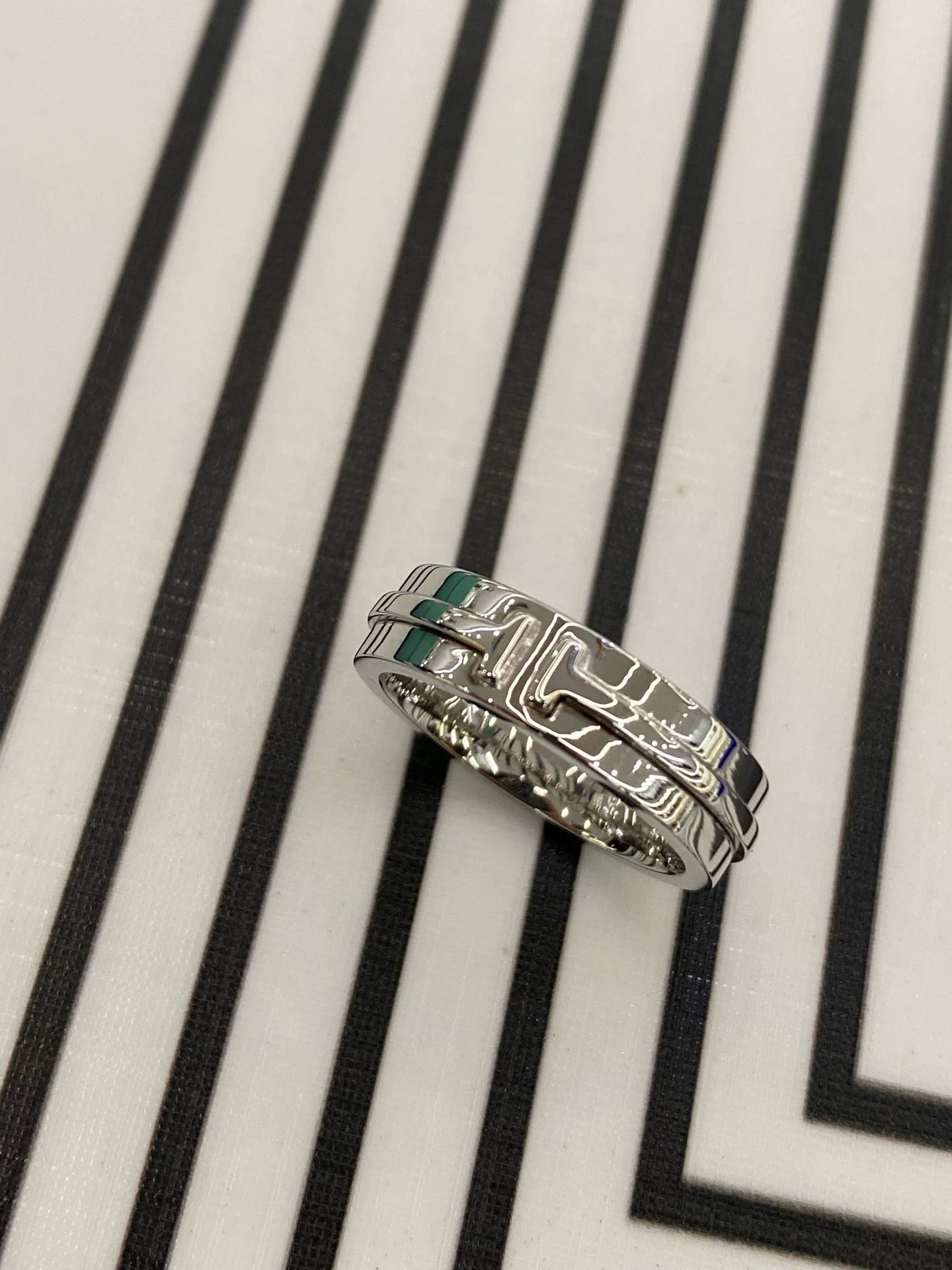 Tiffany & Co. Tiffany 18k White Gold Double T Band Ring 53 Size ONE SIZE - 3 Thumbnail