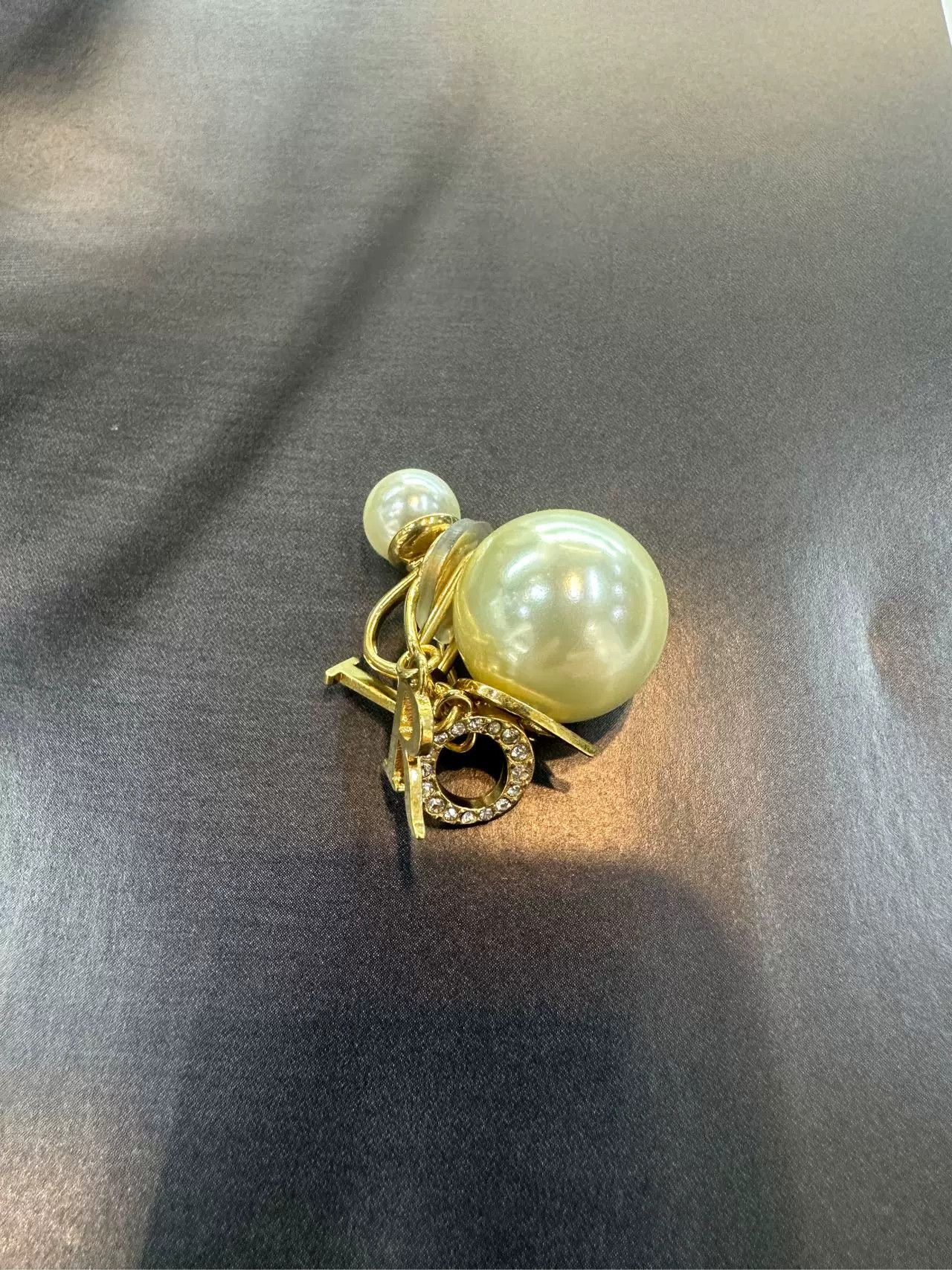 Dior Dior Pearl Ear Clip (Single) Size ONE SIZE - 3 Thumbnail