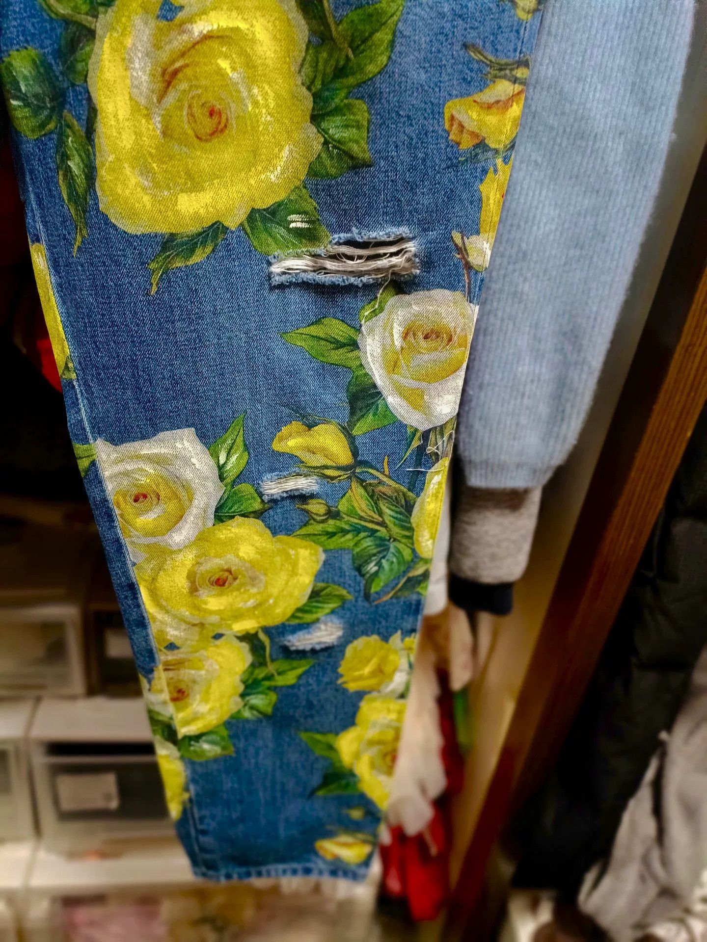 Dolce & Gabbana Dolce & Gabbana Loose Yellow Rose Jeans Size US 28 / EU 44 - 6 Thumbnail