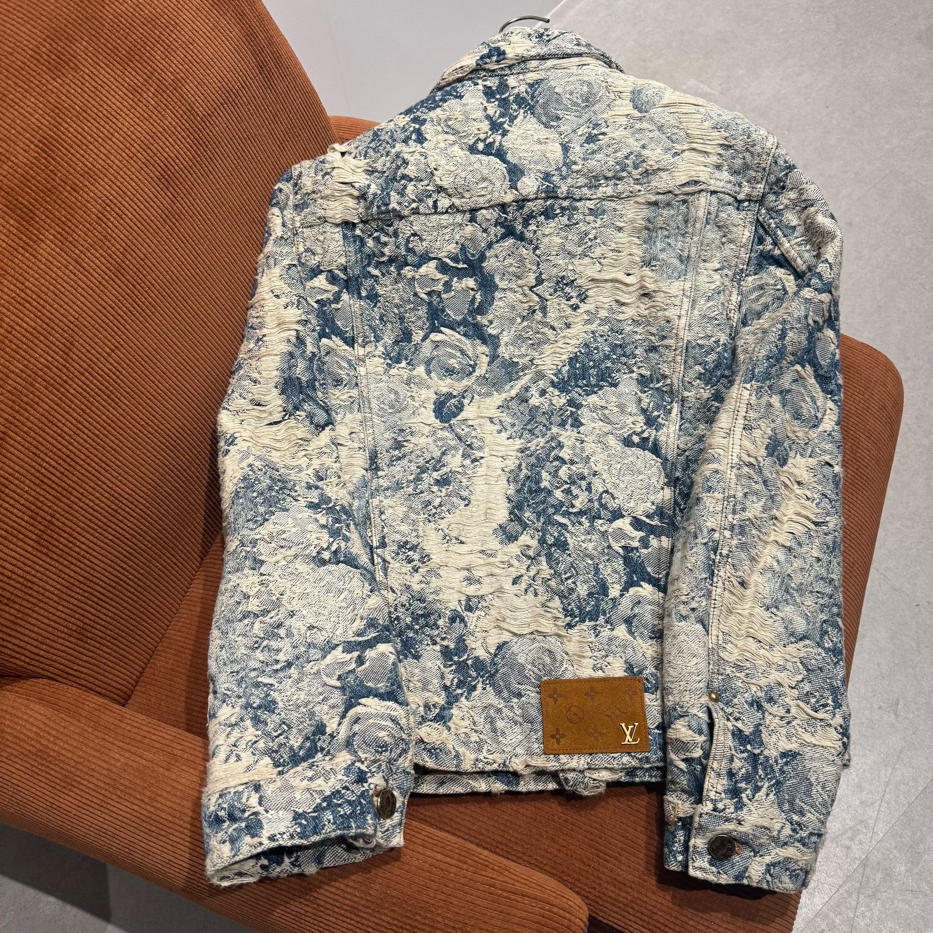Louis Vuitton Louis Vuitton Distressed Denim Jacket Size US S / EU 44-46 / 1 - 2 Thumbnail