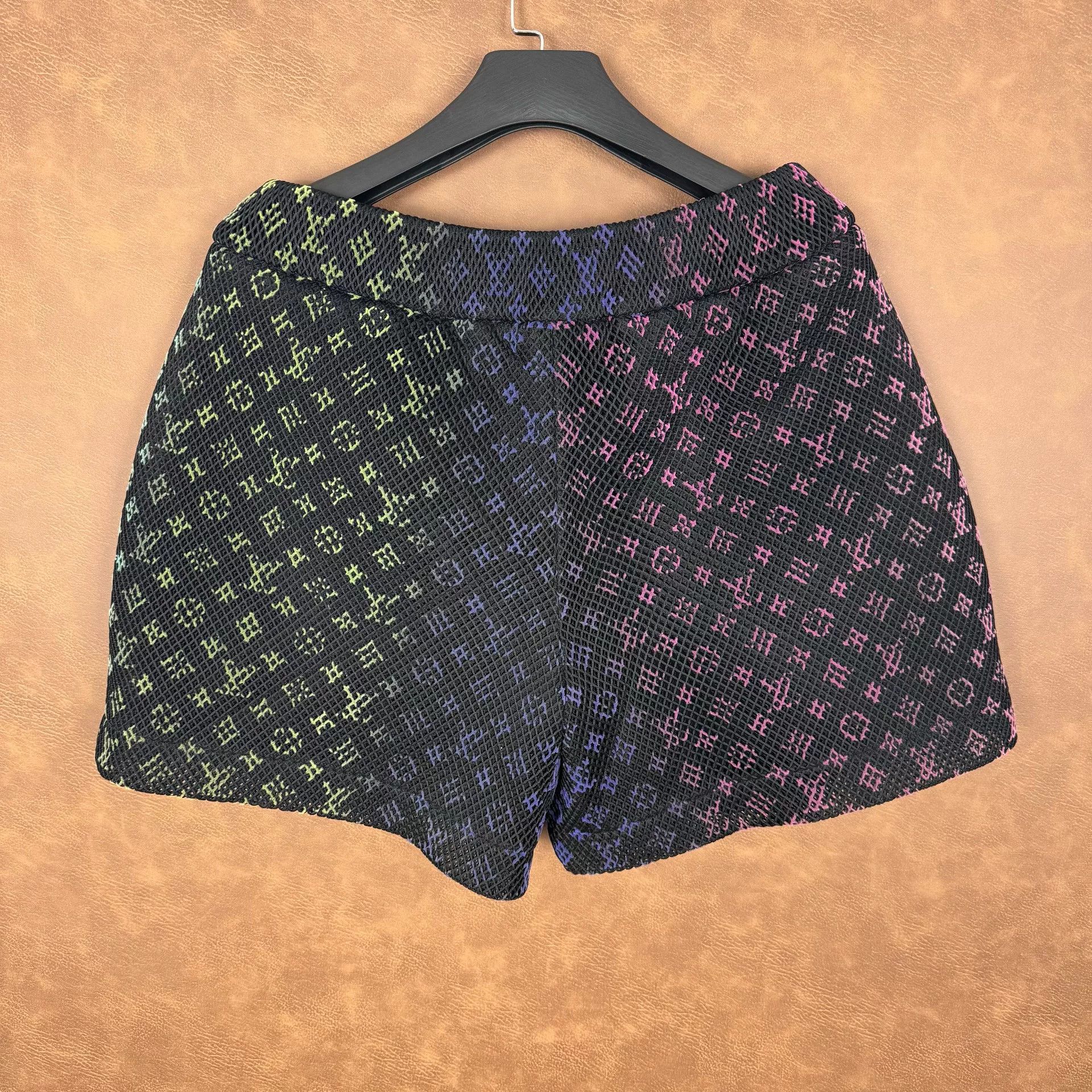Louis Vuitton Louis Vuitton Rainbow Gradient Logo Shorts Size US 30 / EU 46 - 2 Thumbnail
