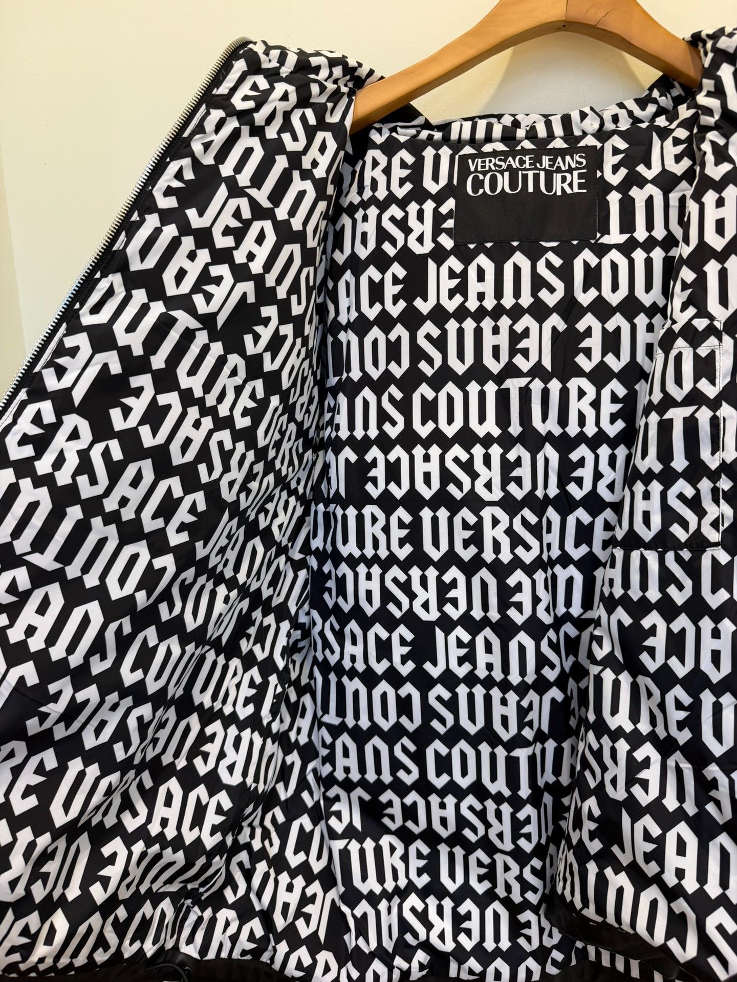 Versace Jeans Couture VERSACE JEANS COUTURE Hooded Down Jacket Size US M / EU 48-50 / 2 - 5 Thumbnail