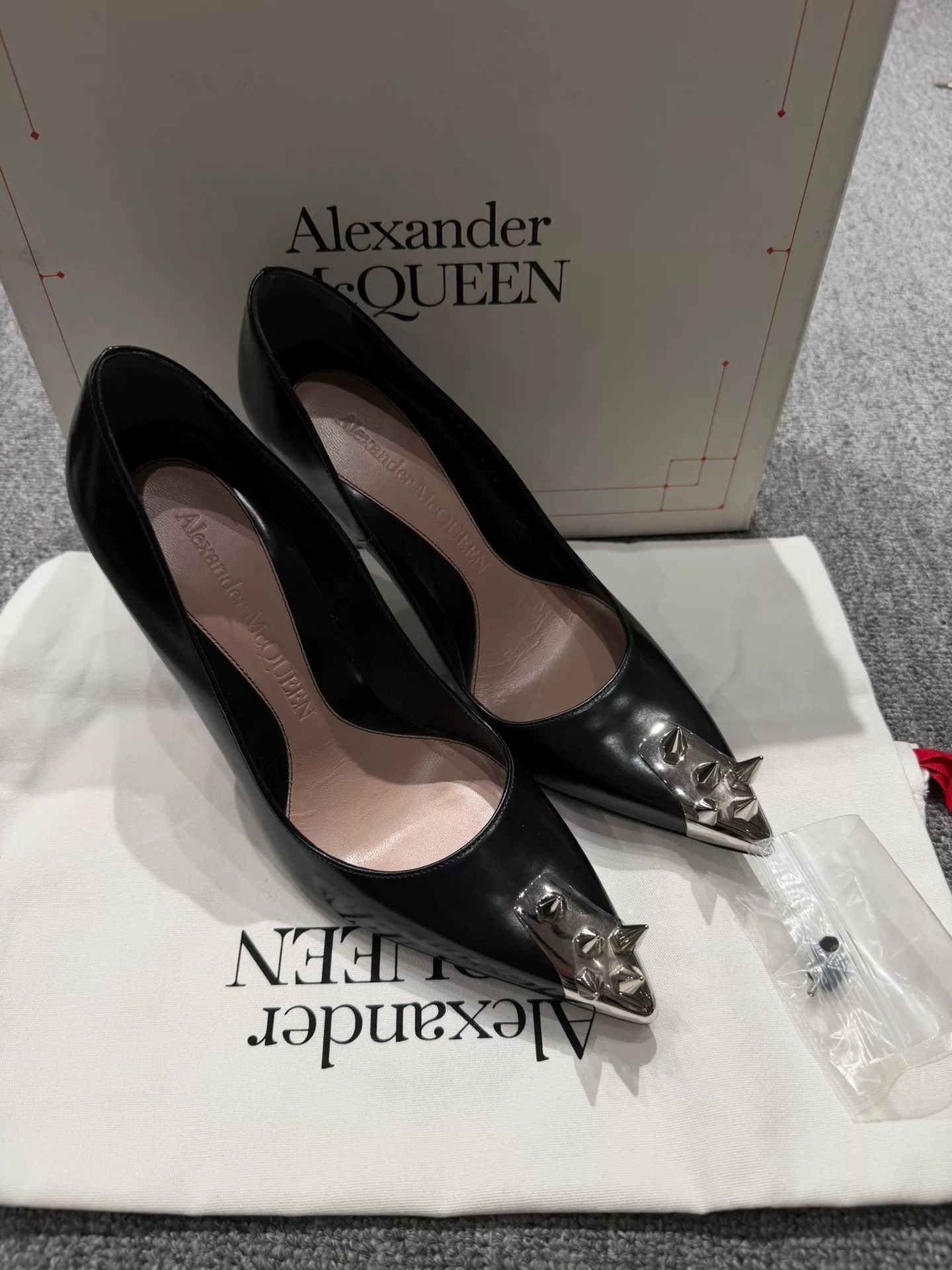 Alexander McQueen Alexander McQueen Studded Pointed Toe Heels Size US 4 / IT 34 - 3 Thumbnail