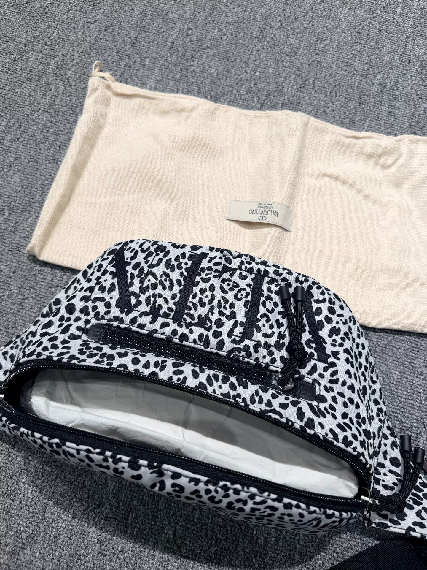 Valentino Valentino Black White Leopard Fanny Pack Size ONE SIZE - 6 Thumbnail