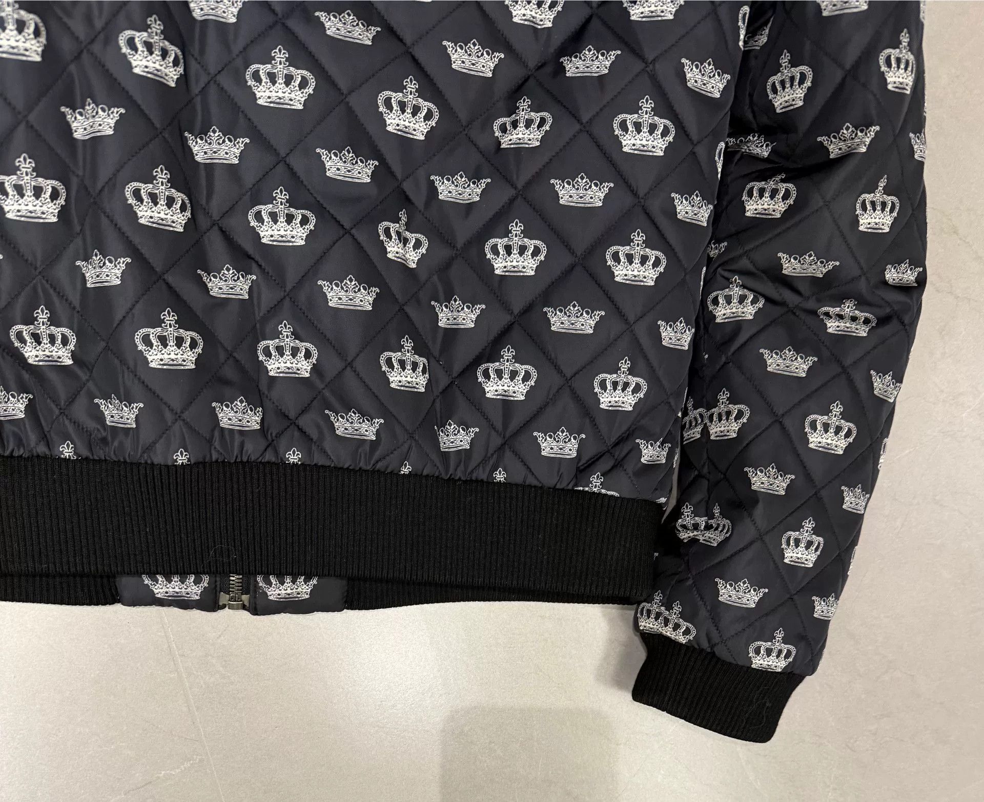 Dolce & Gabbana Dolce & Gabbana Runway Crown Print Puffer Jacket Size US L / EU 52-54 / 3 - 8 Thumbnail