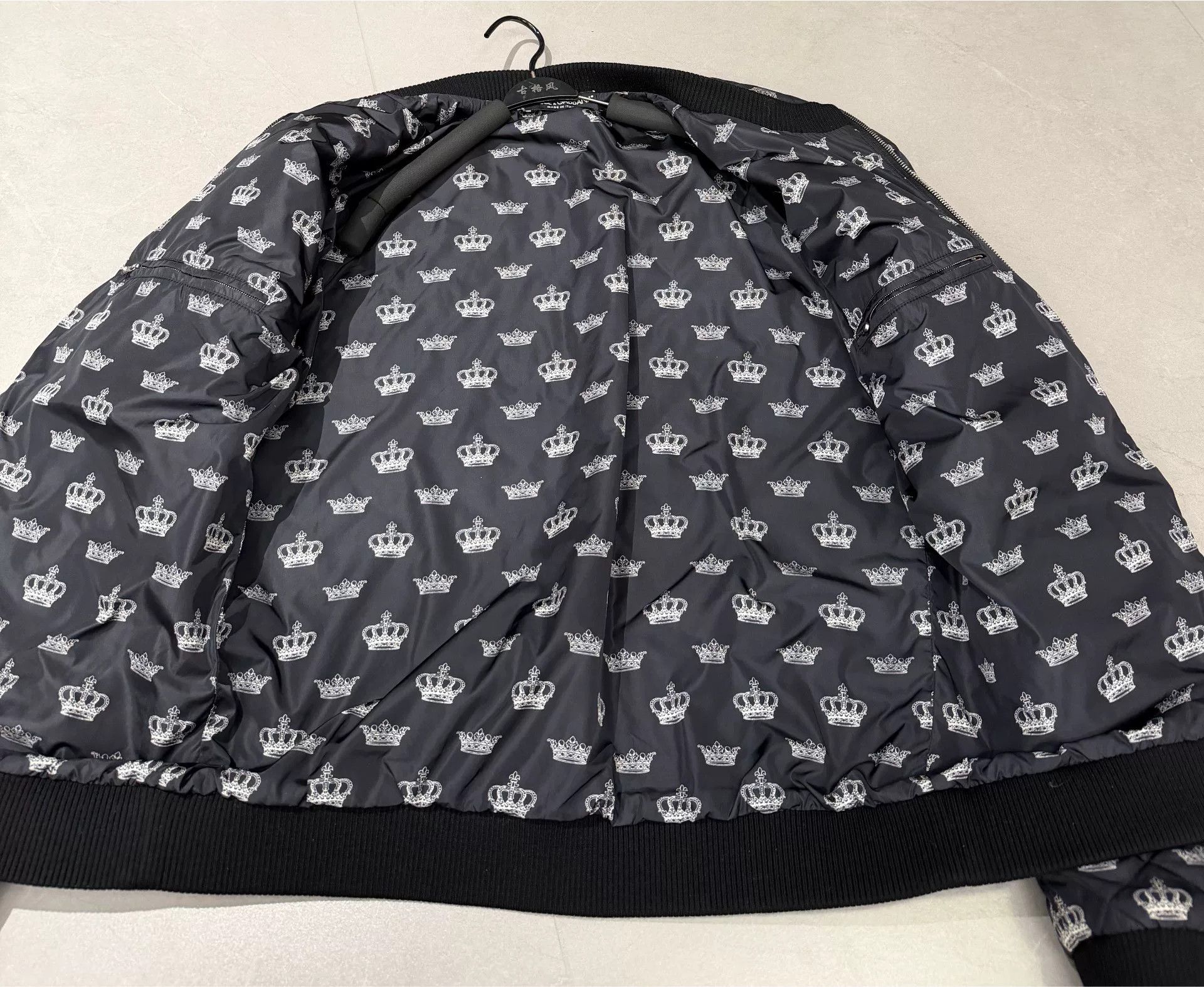 Dolce & Gabbana Dolce & Gabbana Runway Crown Print Puffer Jacket Size US L / EU 52-54 / 3 - 7 Thumbnail