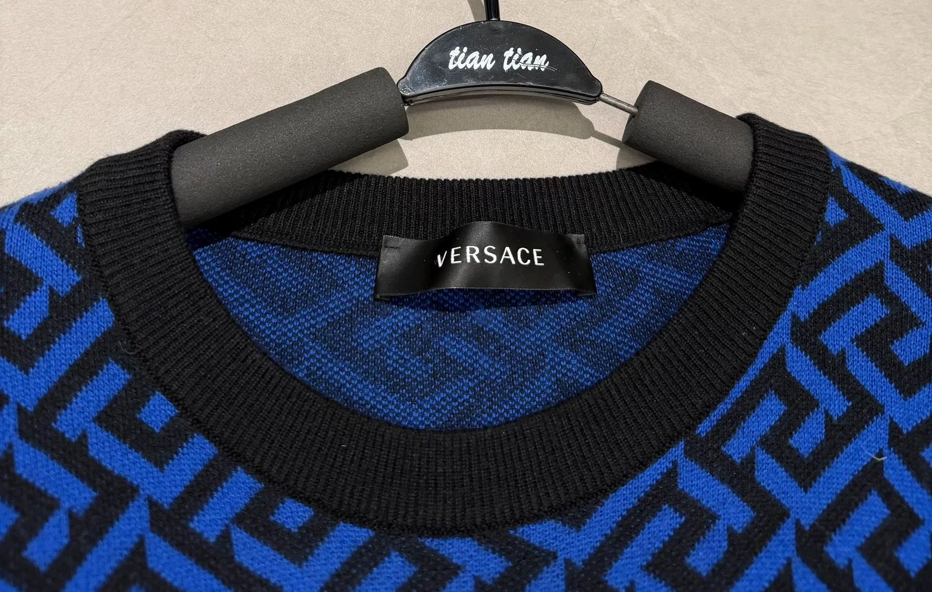 Versace Versace Medusa Wool Runway Knit Sweater Size US L / EU 52-54 / 3 - 3 Thumbnail