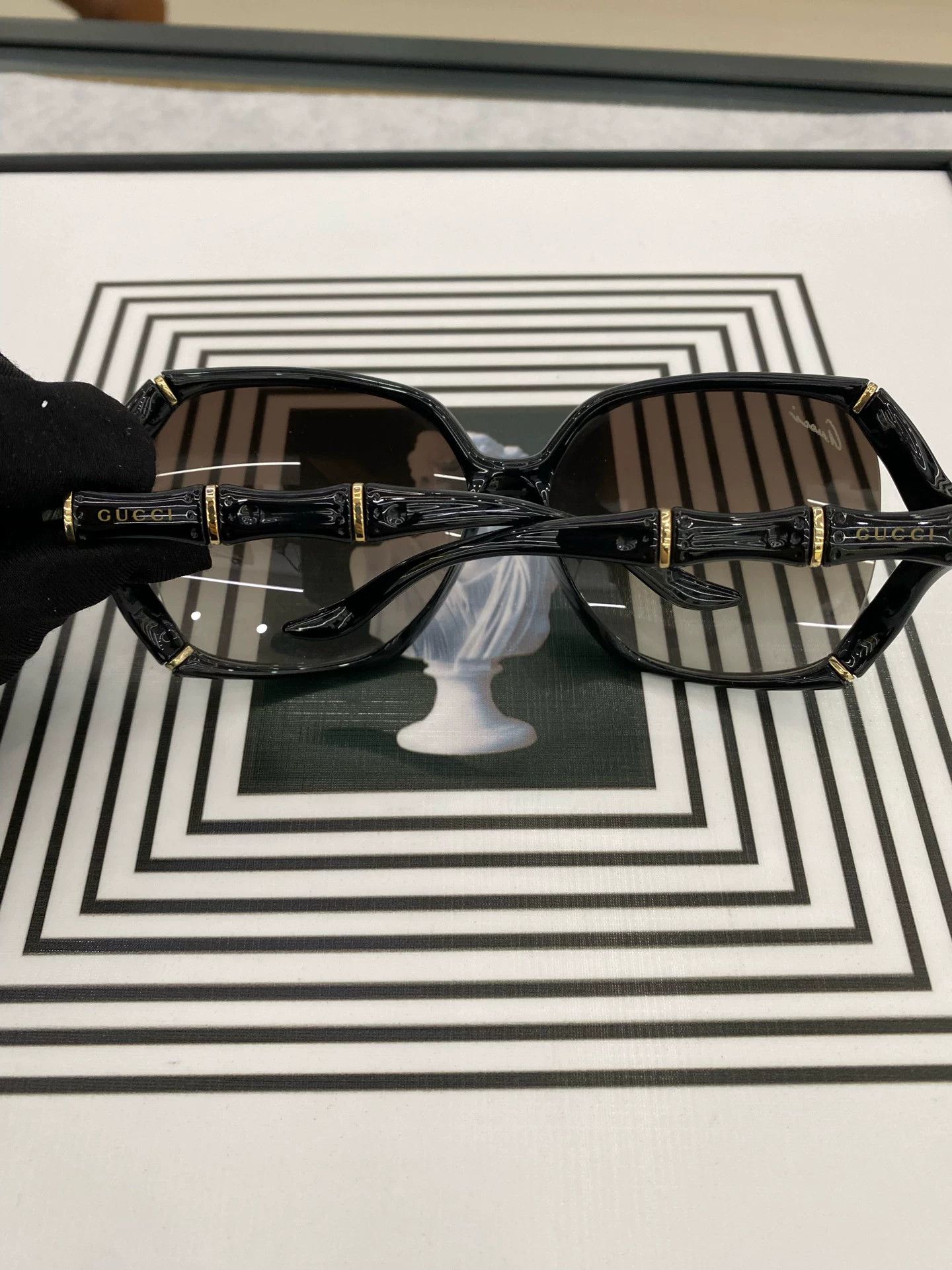 Gucci Gucci Sunglasses with Case Size ONE SIZE - 6 Thumbnail