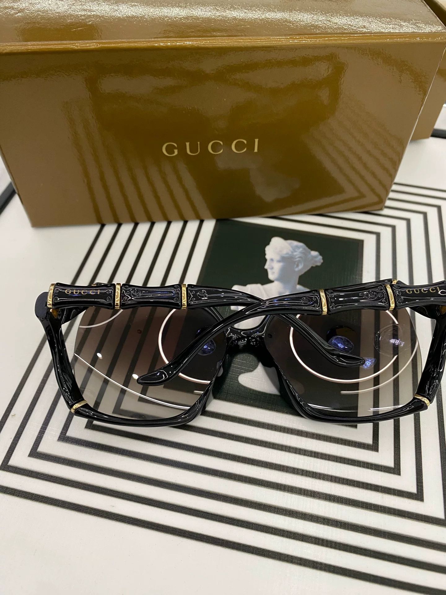 Gucci Gucci Sunglasses with Case Size ONE SIZE - 3 Thumbnail