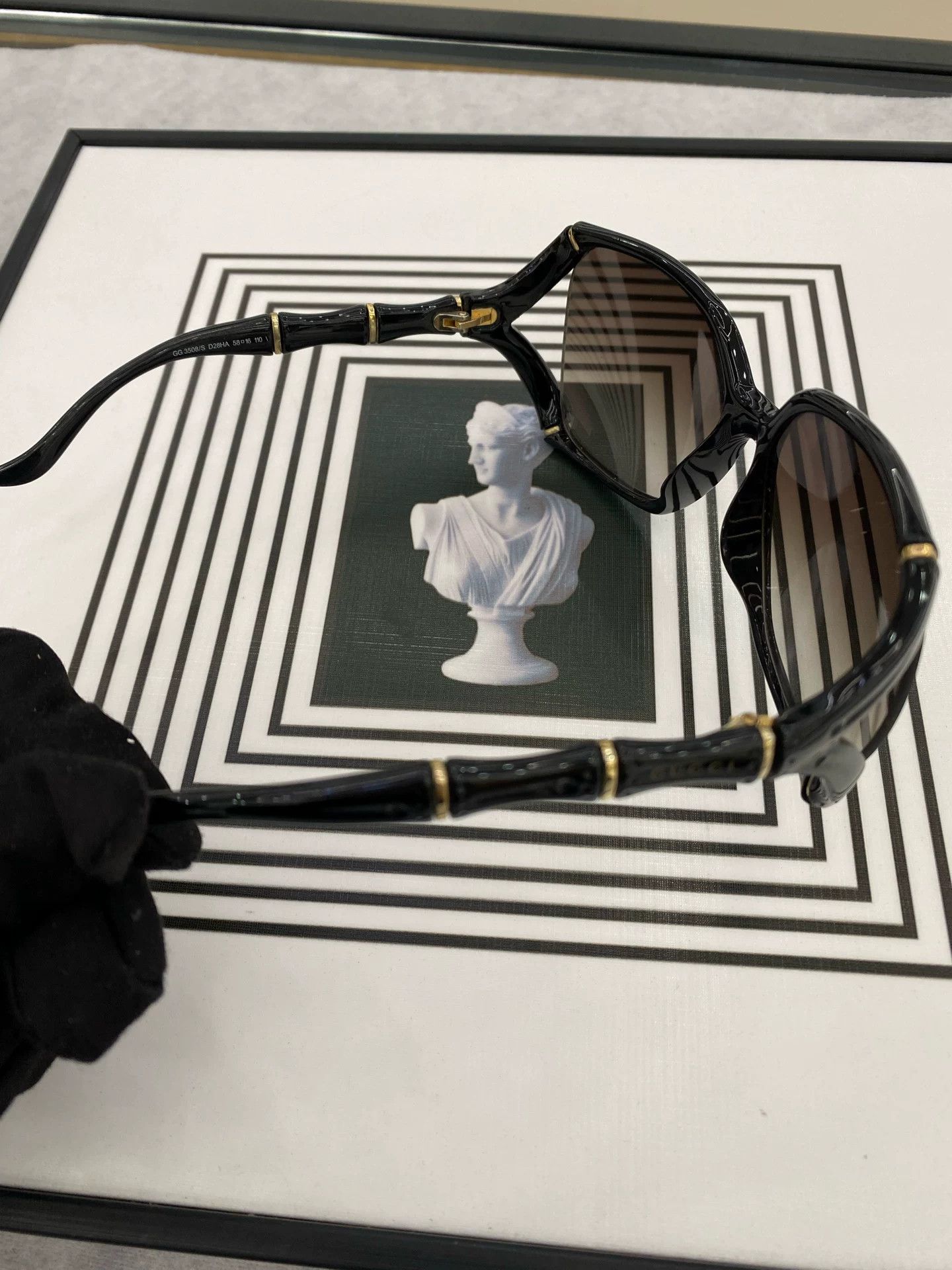 Gucci Gucci Sunglasses with Case Size ONE SIZE - 7 Thumbnail