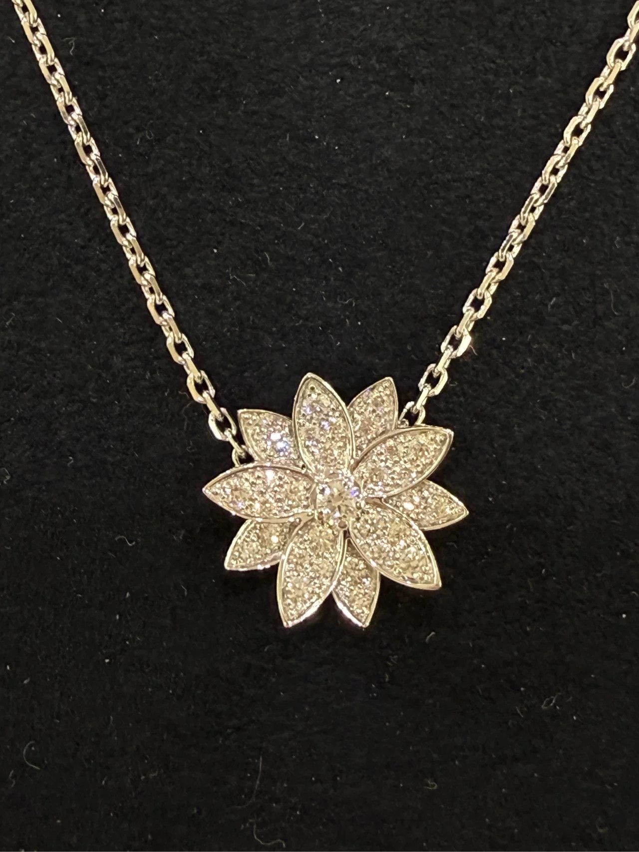 Van Cleef & Arpels Van Cleef & Arpels Lotus Diamond Necklace Size ONE SIZE - 4 Thumbnail