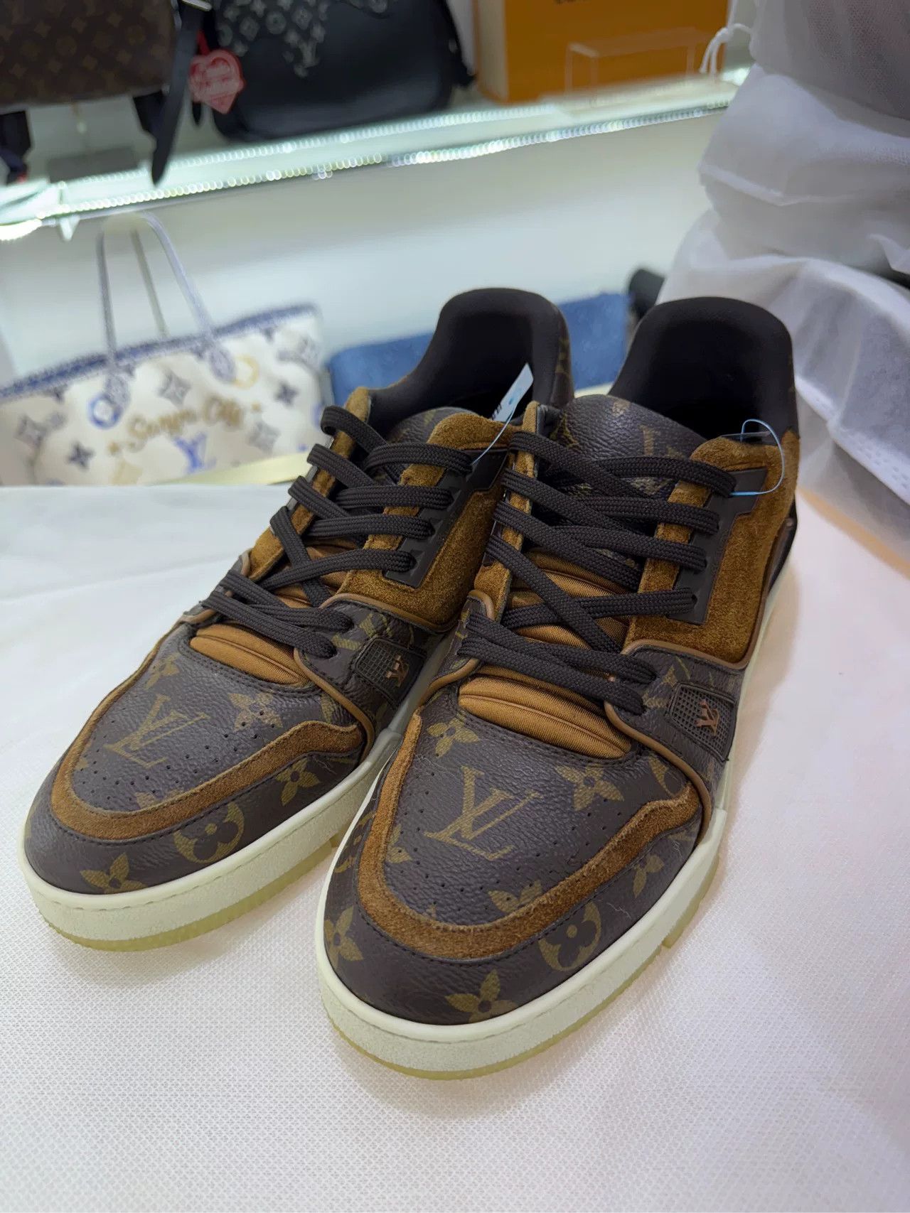 Louis Vuitton Louis Vuitton Trainer Monogram Size 6 Size US 6 / EU 39 - 2 Thumbnail