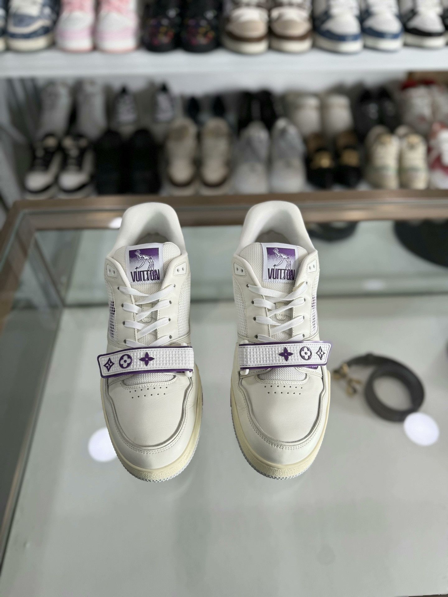Louis Vuitton Louis Vuitton LV Trainer White Purple Velcro 42.5 Size US 9.5 / EU 42-43 - 2 Thumbnail
