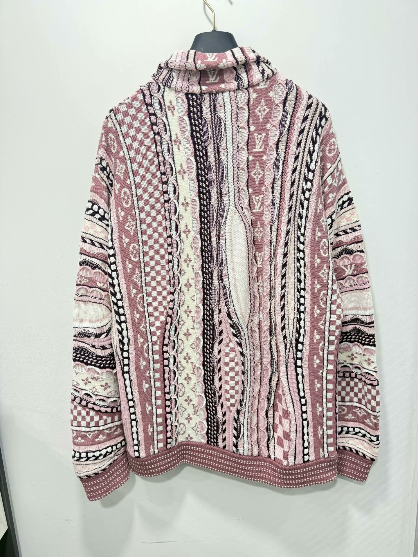 Louis Vuitton Louis Vuitton New 25 Knit Monogram Sweater L Size US L / EU 52-54 / 3 - 2 Thumbnail