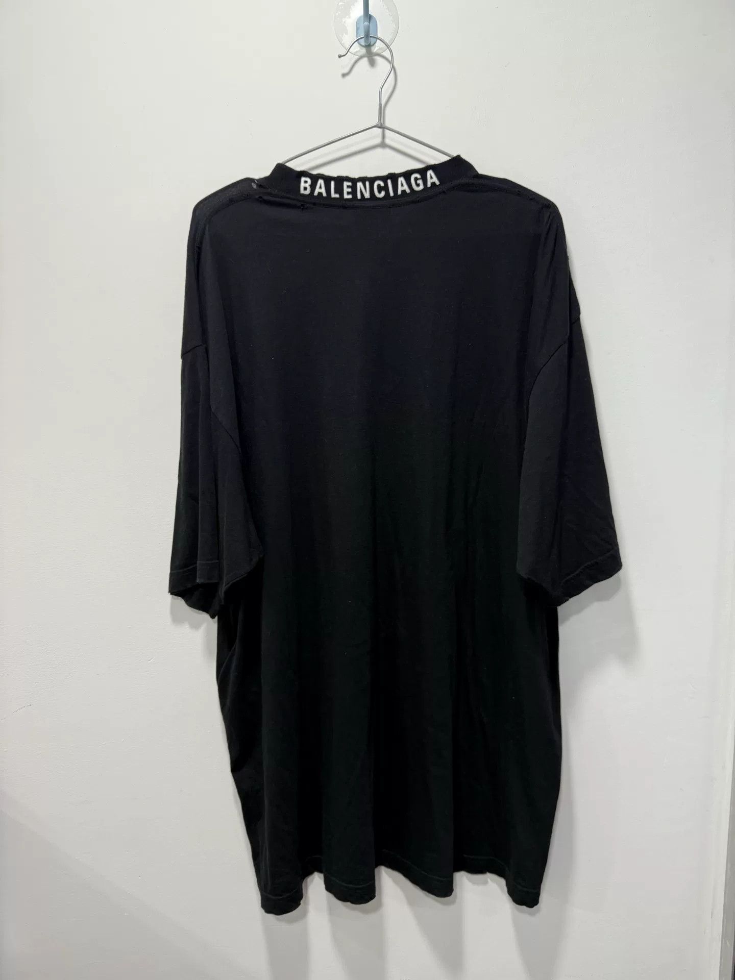 Balenciaga Balenciaga Embroidered Logo Hole Short-Sleeve T-shirt Size US M / EU 48-50 / 2 - 2 Thumbnail