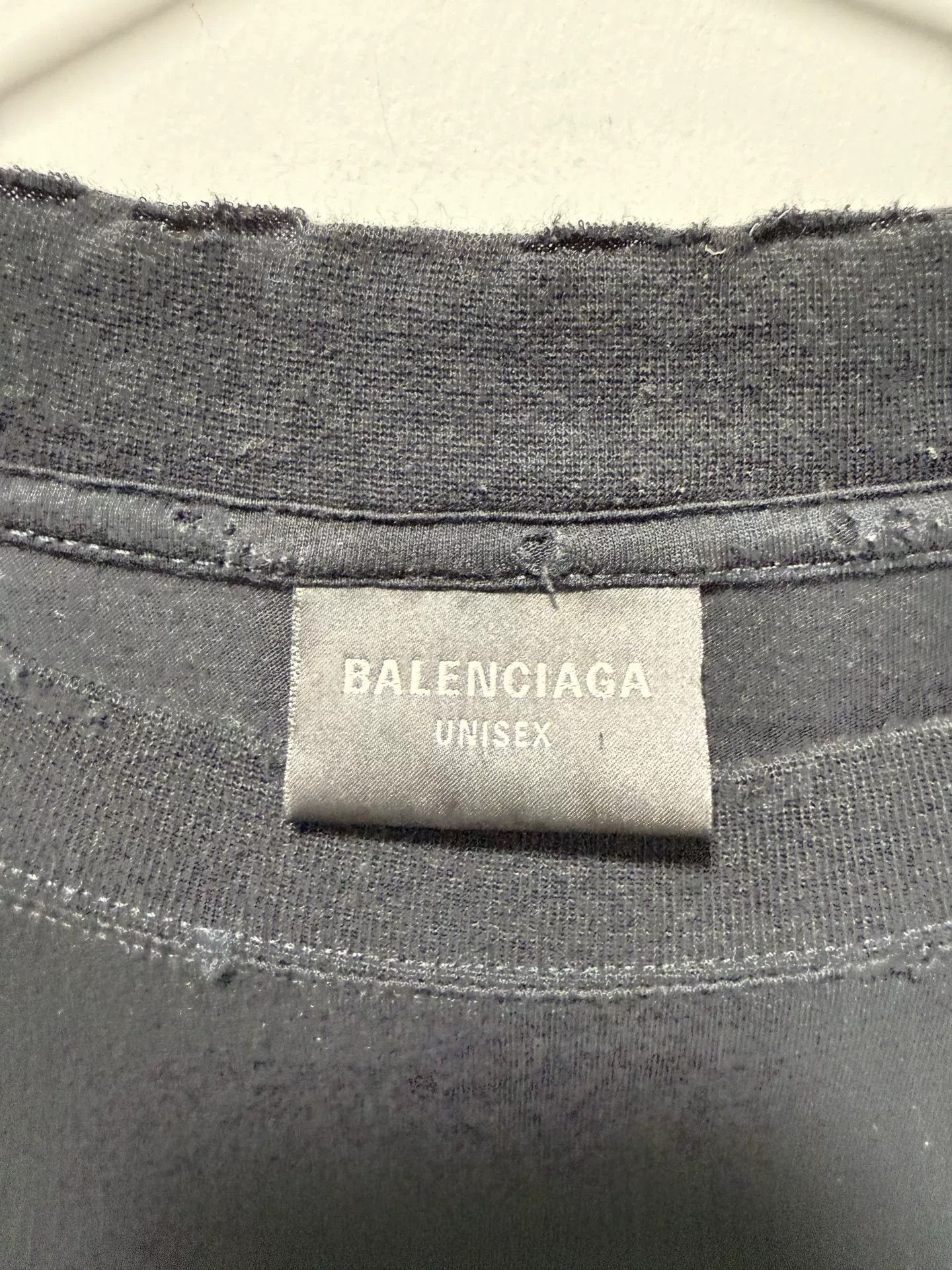 Balenciaga Balenciaga Embroidered Logo Hole Short-Sleeve T-shirt Size US M / EU 48-50 / 2 - 3 Thumbnail
