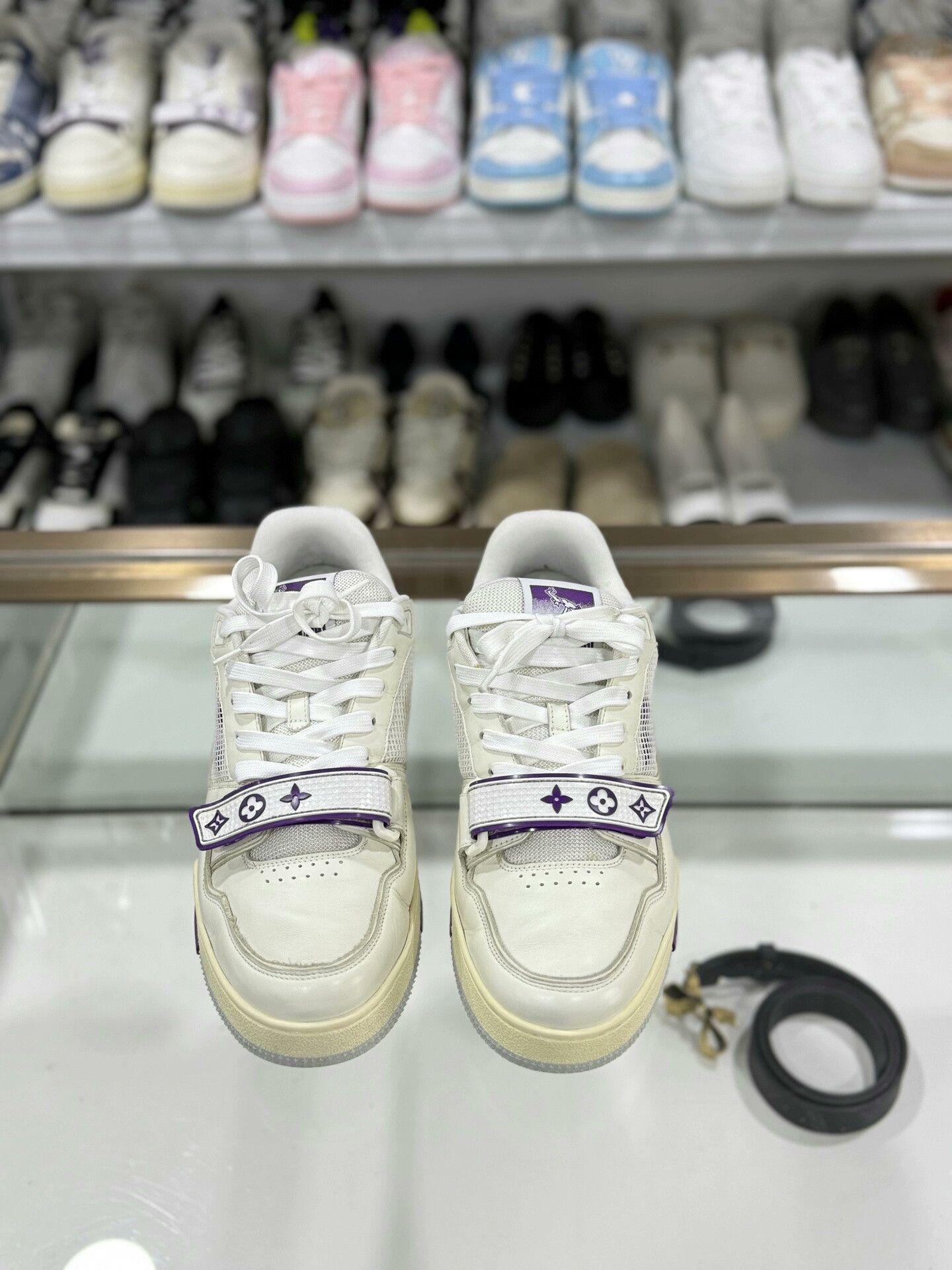 Louis Vuitton Louis Vuitton Trainer White Purple Velcro Size US 8 / EU 41 - 2 Thumbnail