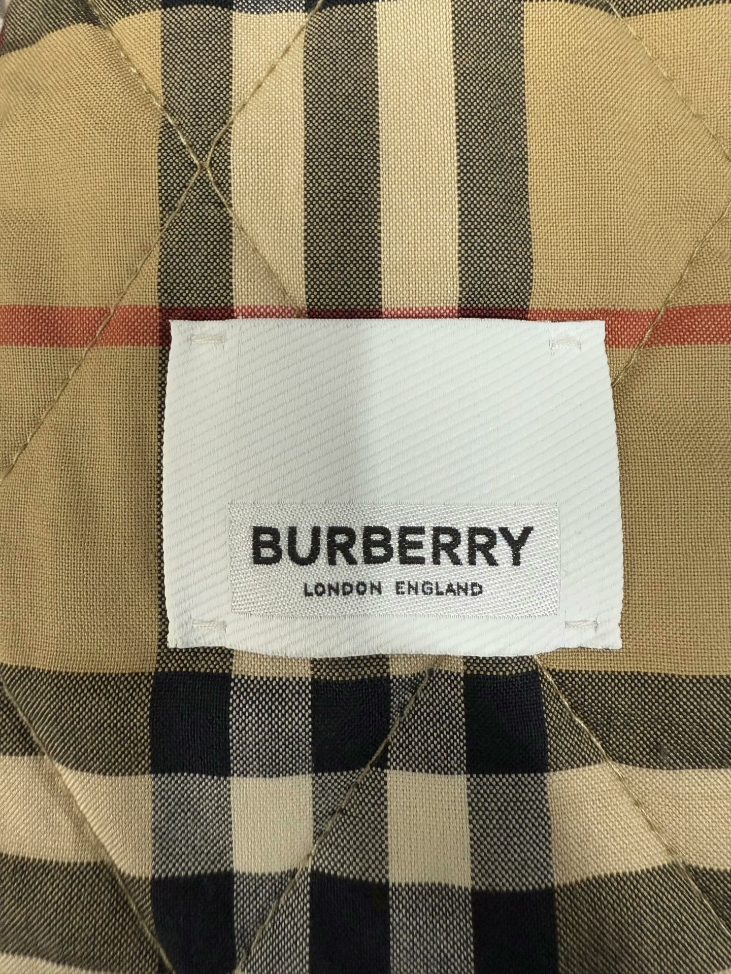 Burberry Burberry Quilted Gold-Button Puffer Coat M Size US M / EU 48-50 / 2 - 3 Thumbnail